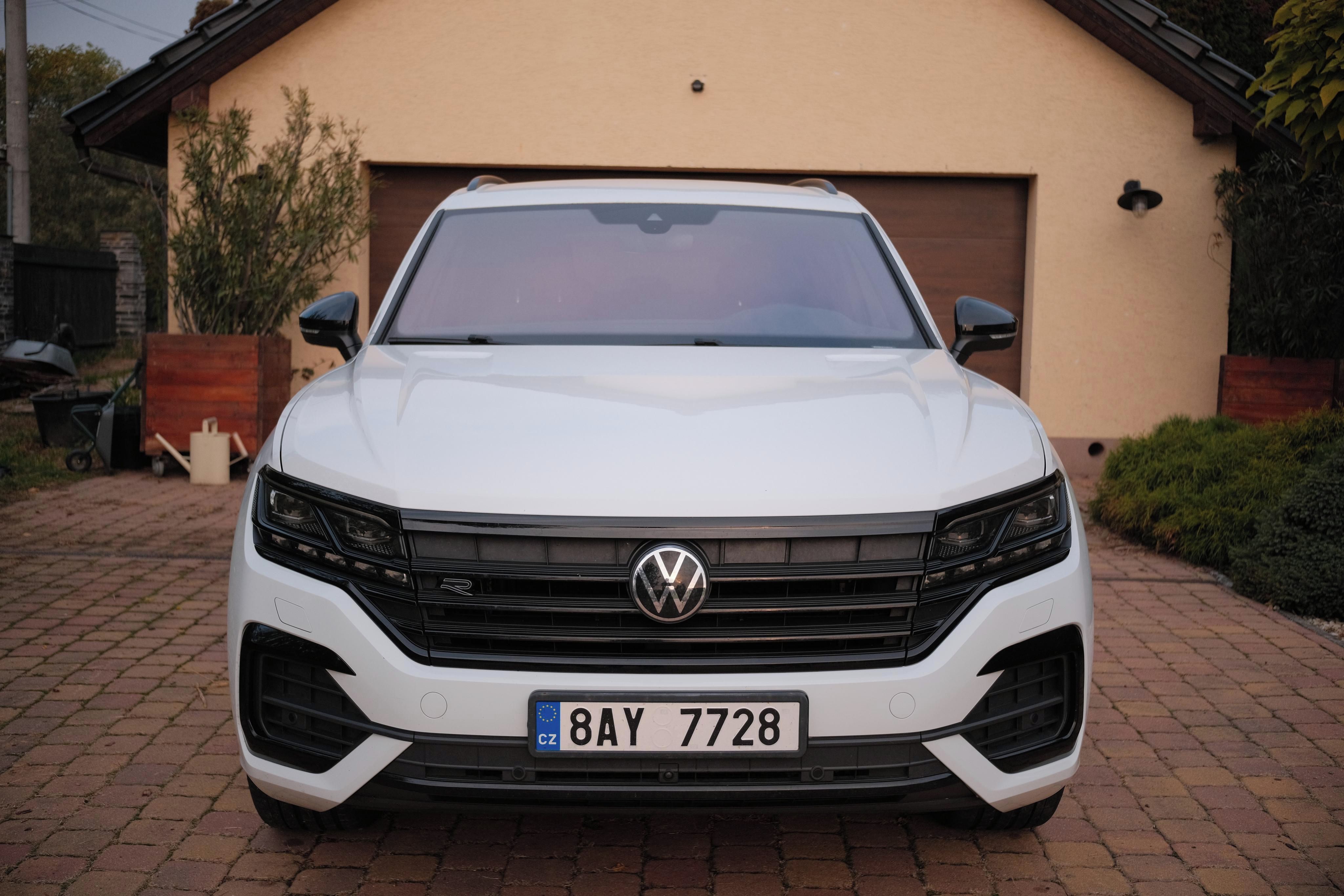 Volkswagen Touareg, 210 kW R-Line TZ Matrix Servis - fotka 2