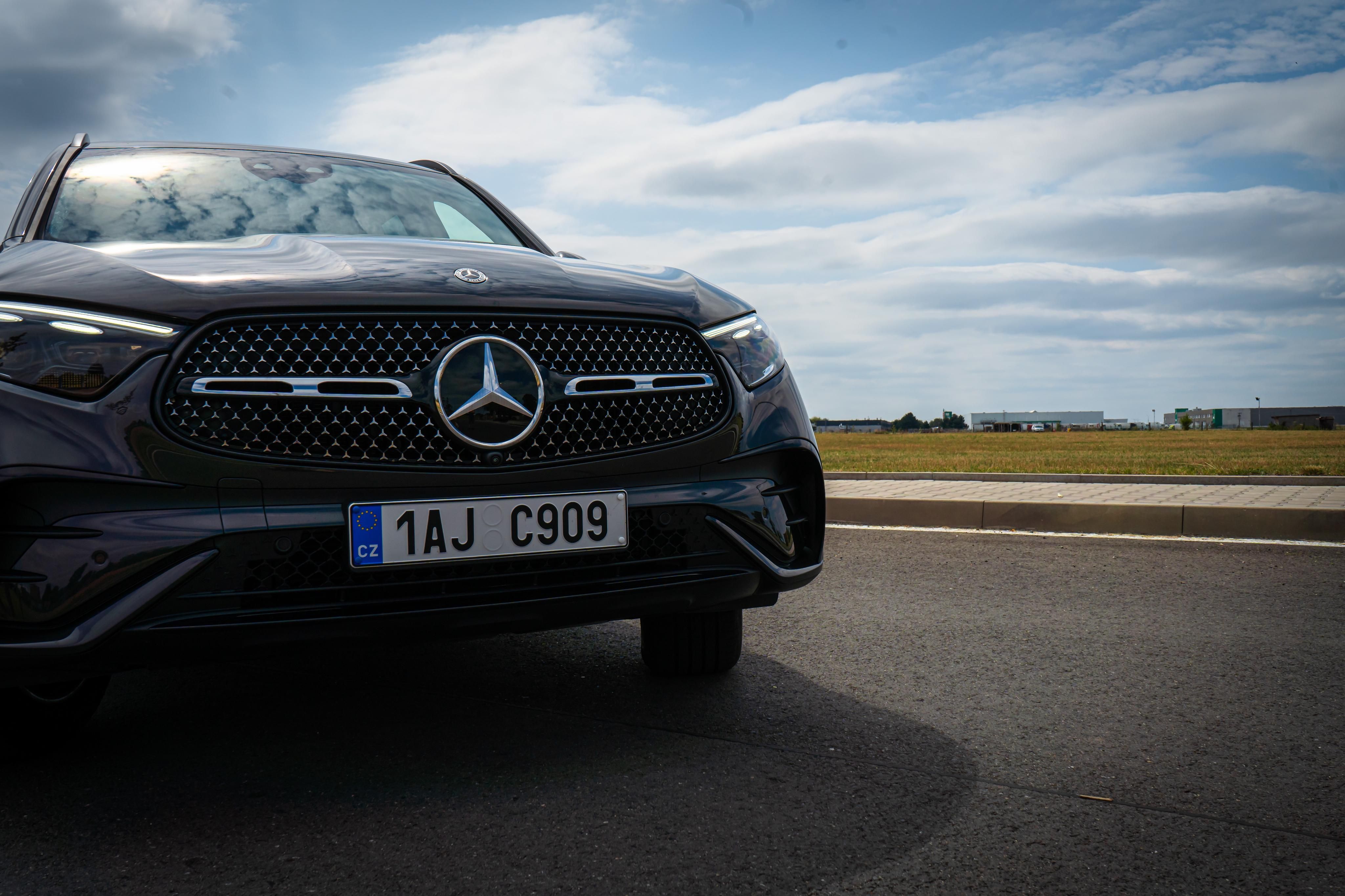 Mercedes-Benz GLC, 220d 4MATIC. MAX. VÝBAVA - fotka 4