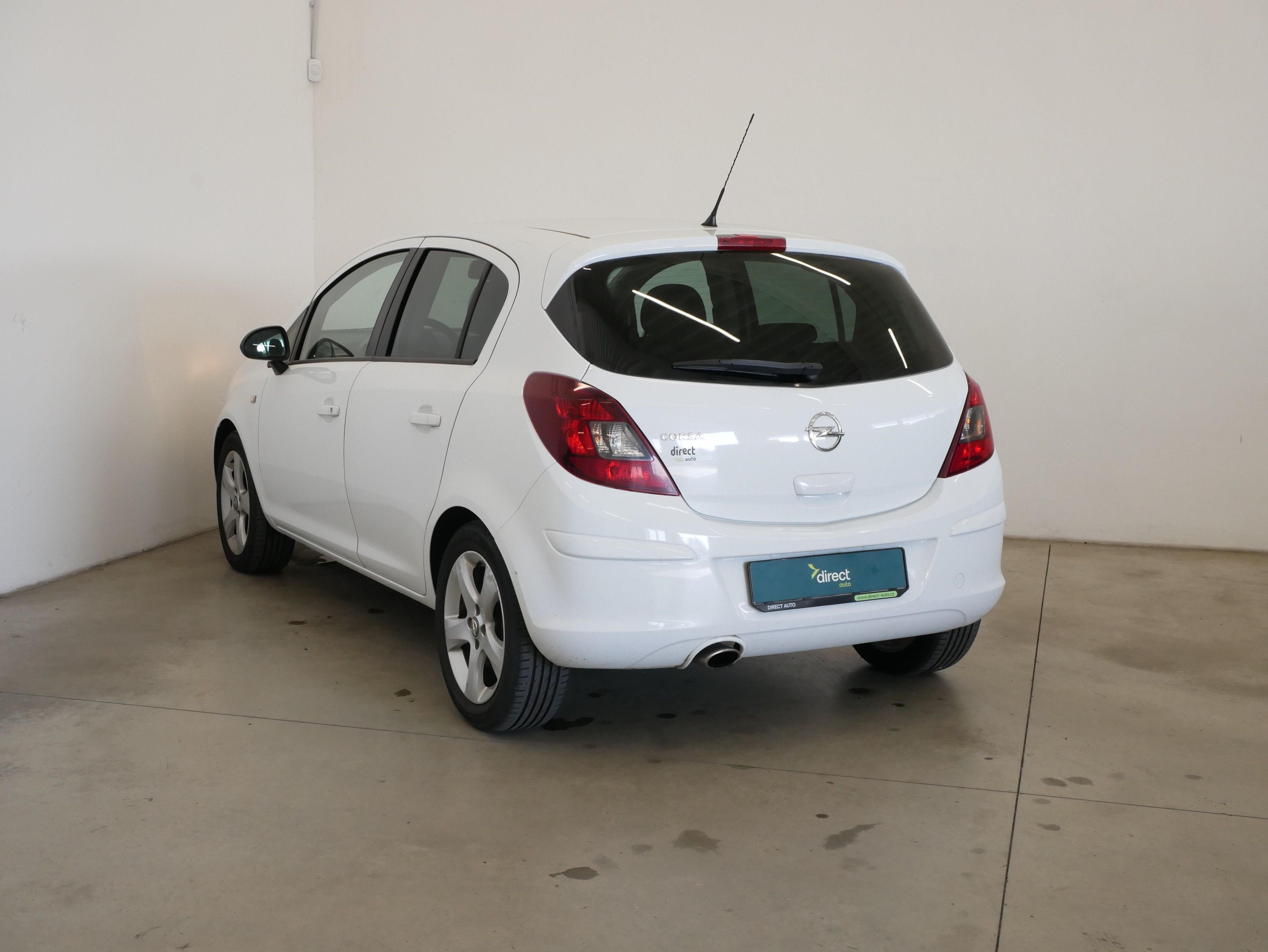 Opel Corsa, 1.2i 63 kW - fotka 4