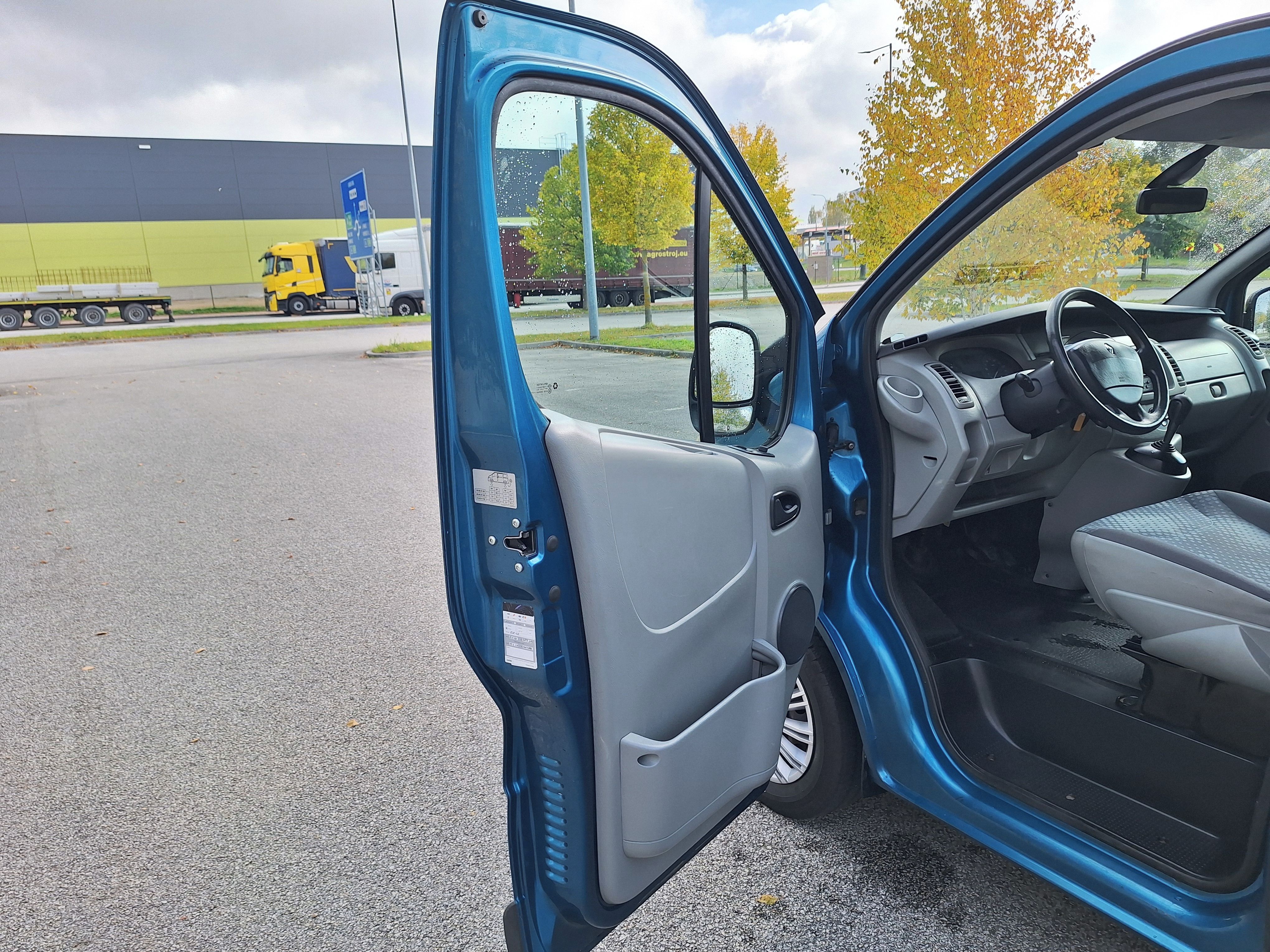 Renault Trafic, 2.0 dCi AUTOMAT, SERVIS!!! - fotka 6