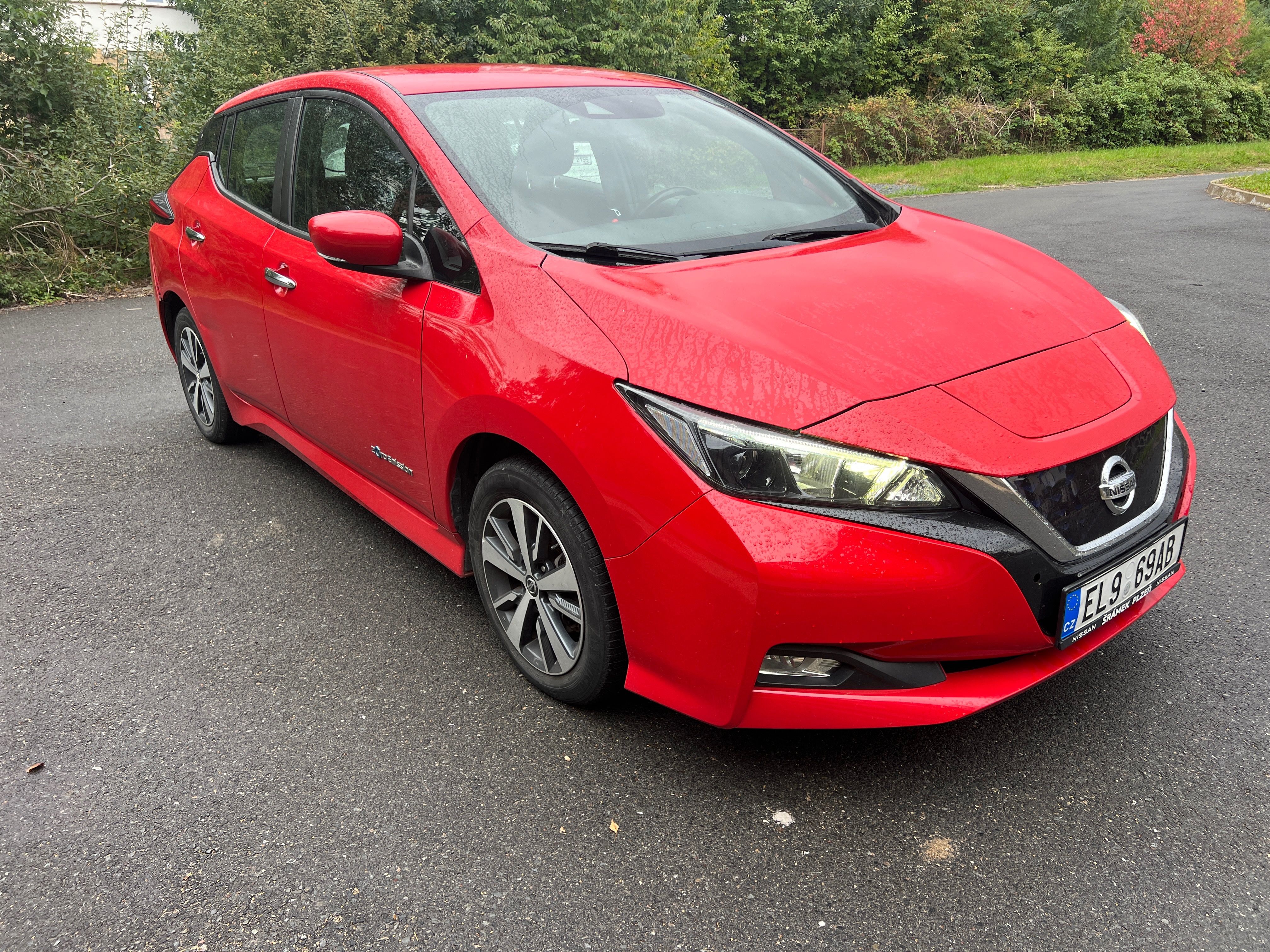 Nissan LEAF, 2019, baterie 100% - fotka 2