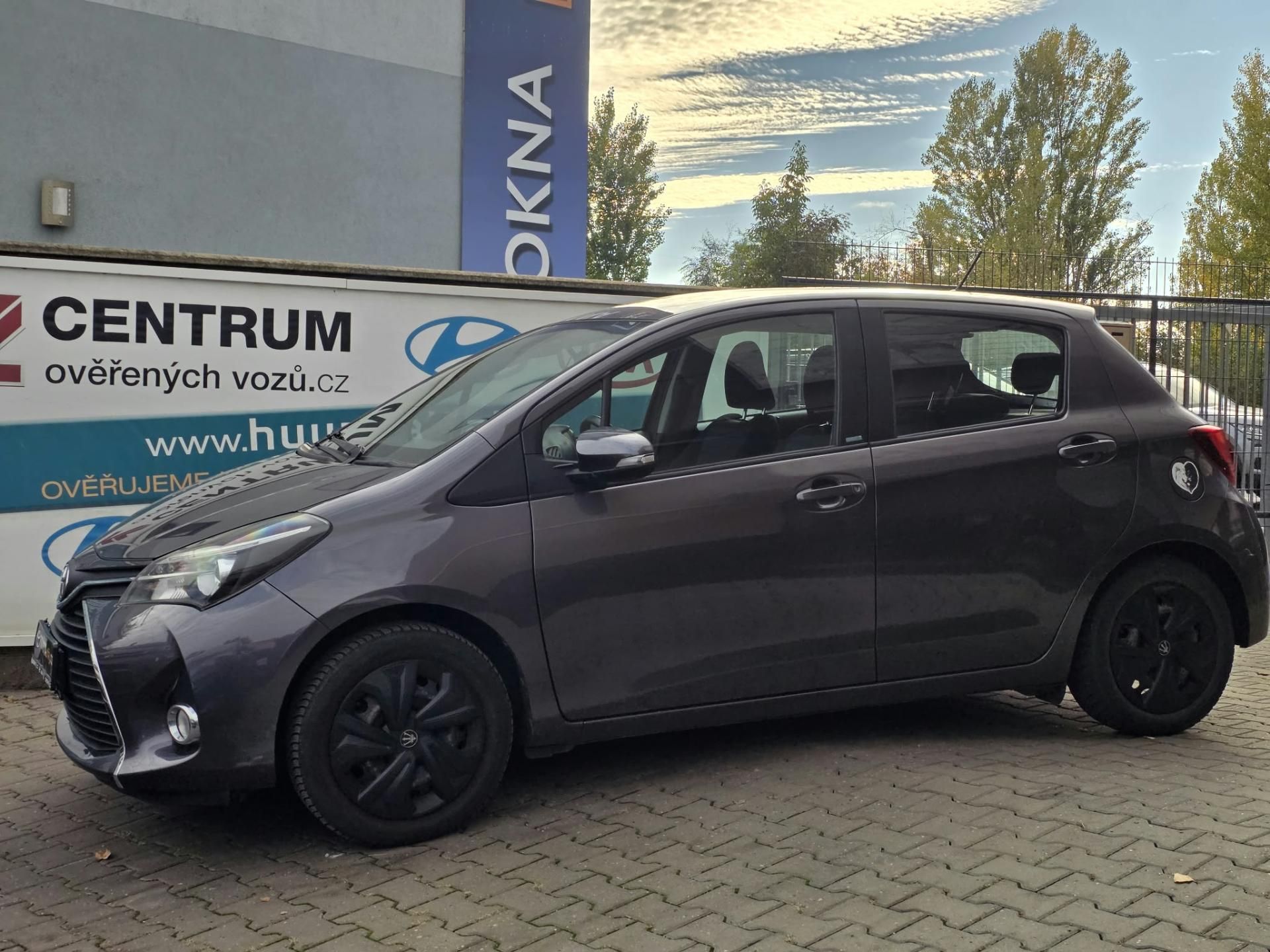Toyota Yaris, 1.3-KAMERA-VYHŘÍV.SED.-ISOFIX - fotka 3