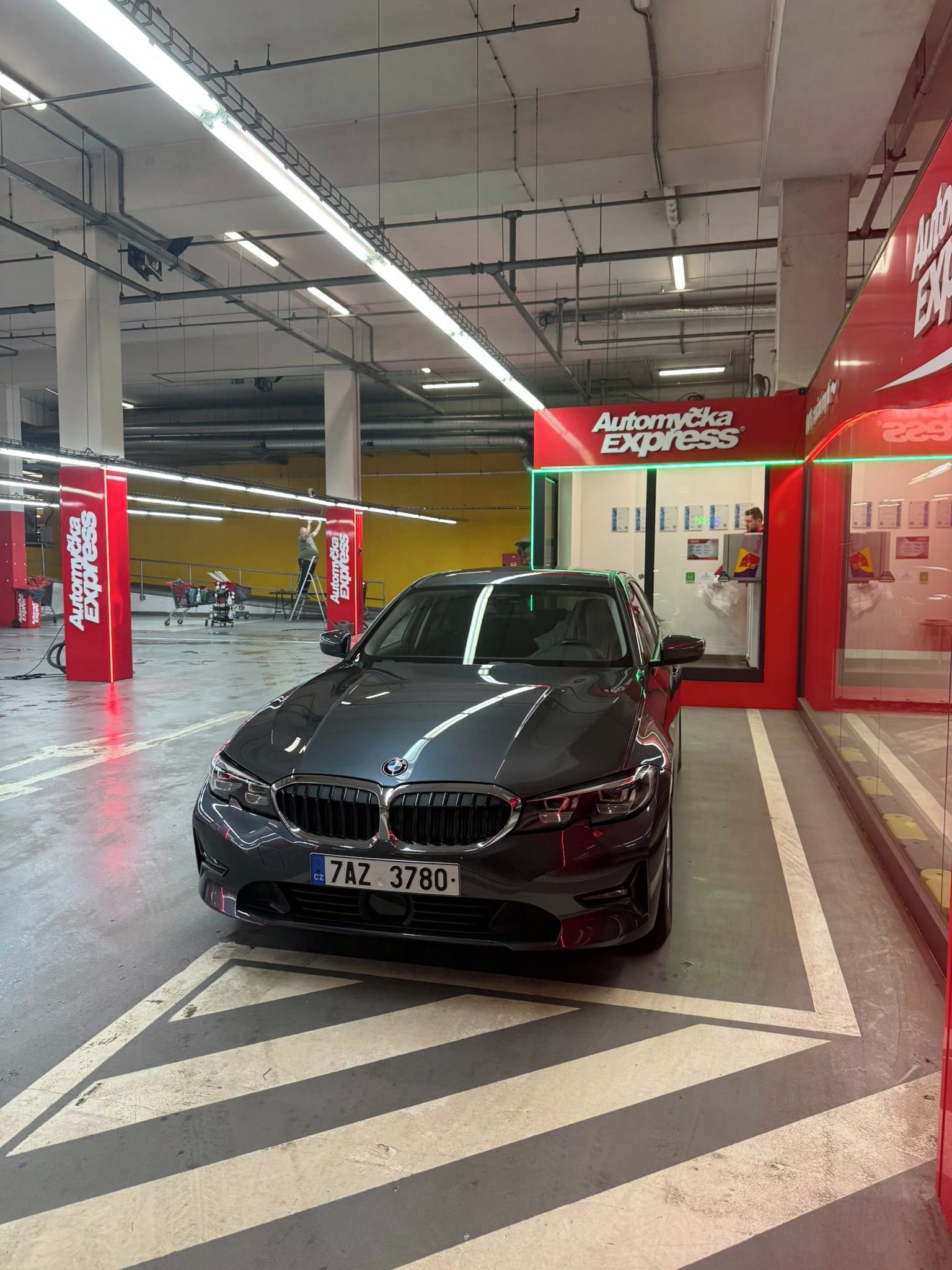 BMW Řada 3, BMW 320i xDrive - fotka 2