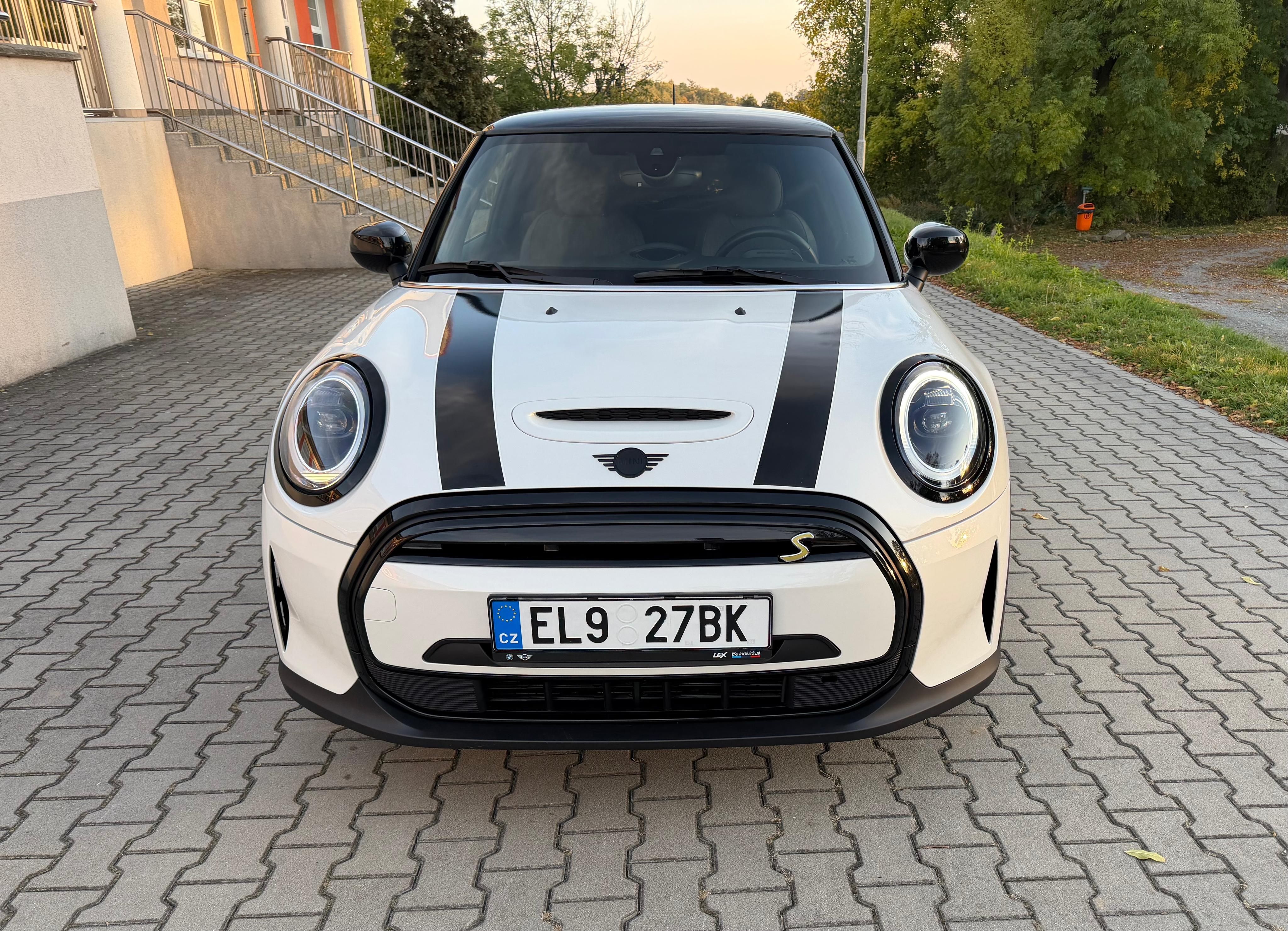 Mini Cooper S, Mini Cooper SE elektro - fotka 2
