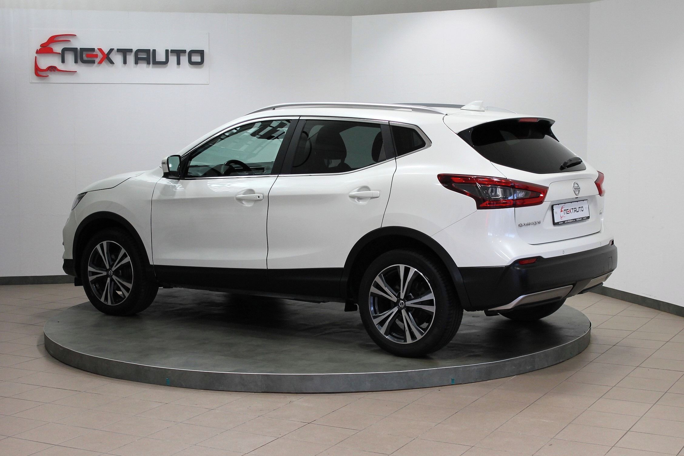 Nissan Qashqai, 1.2 DIG-T 85kW AT. N-CONNECTA - fotka 3