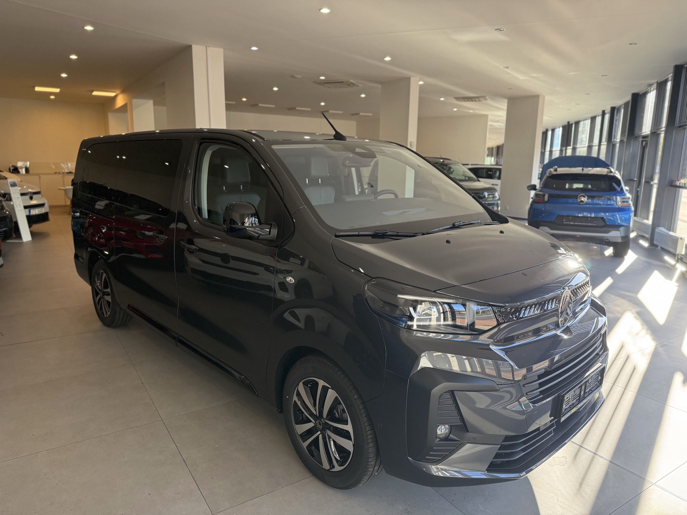 Citroën SpaceTourer, SHINE L3 2.2 BlueHDi 180 S&S E - fotka 5