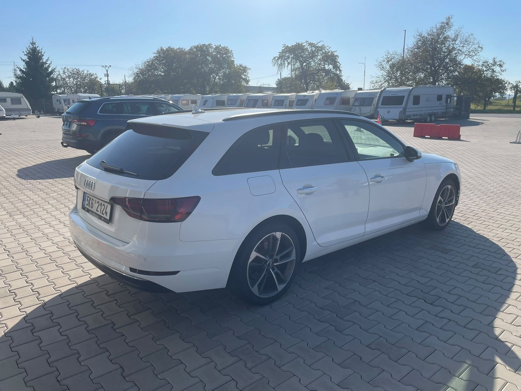 Audi A4 Avant, 2.0Tdi 140kw, el.kufr, automat - fotka 3