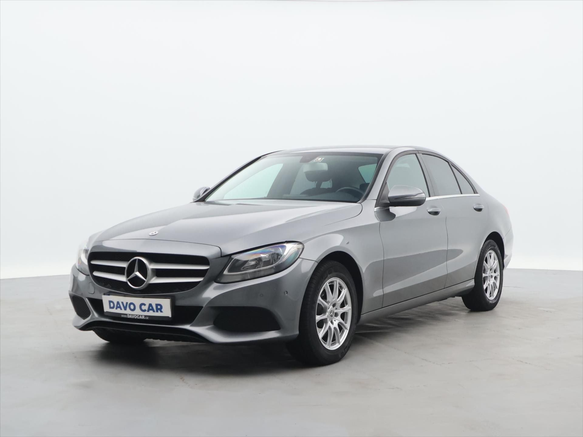 Mercedes-Benz Třídy C, 2,1 220d 125kW Aut.klima Tažné - fotka 3
