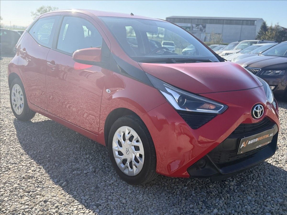 Toyota Aygo, 1,0 i 53kW KLIMA 33.000Km - fotka 2