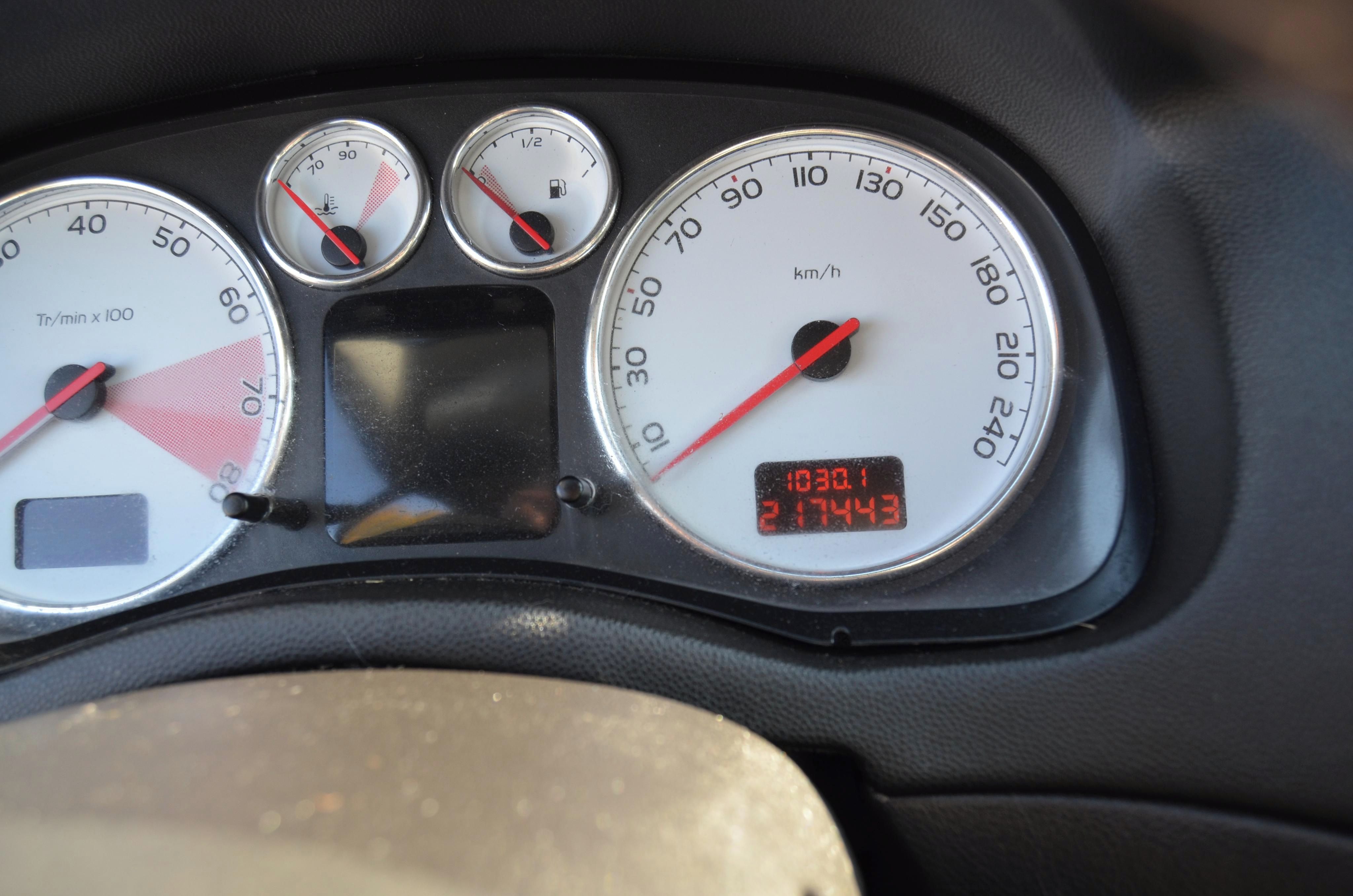 Peugeot 307, 2.0 16V 100kW - fotka 6