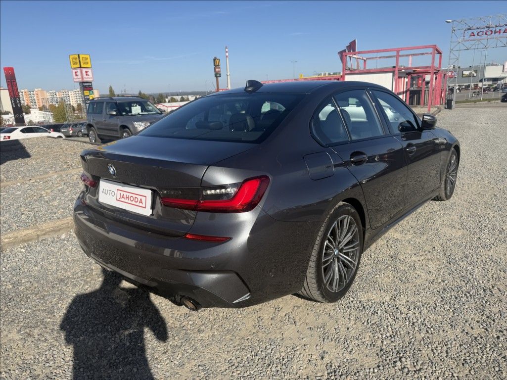 BMW Řada 3, 2,0 330i, M-sport,X-drive,CZ, - fotka 6