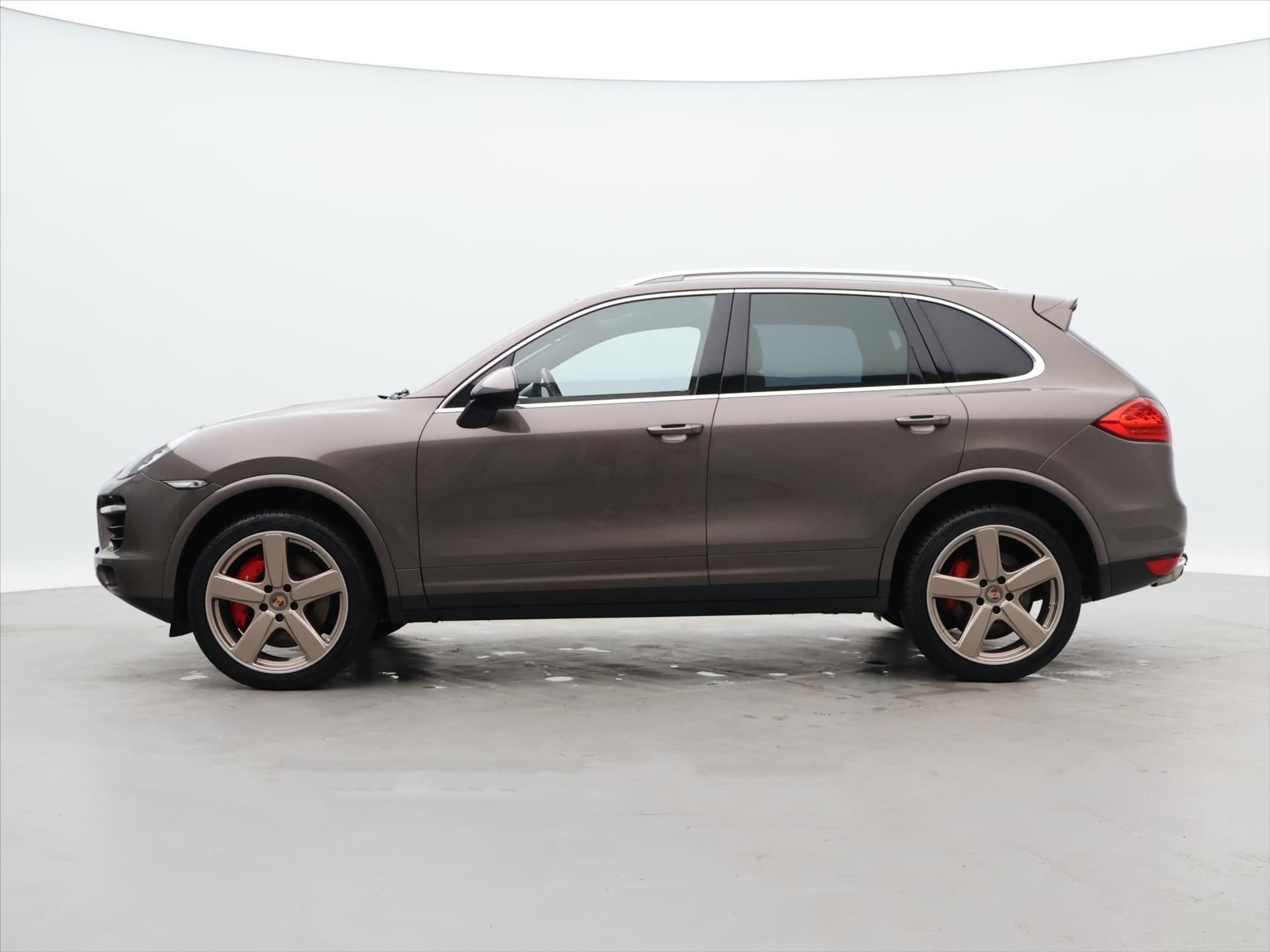 Porsche Cayenne, 4.8 Turbo S 405kW DPH CZ - fotka 4