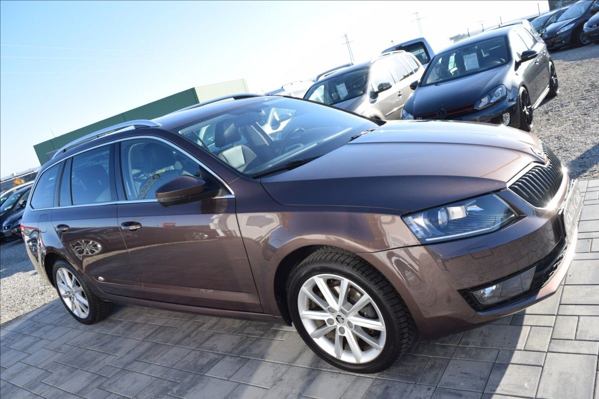 Škoda Octavia, 1,6 TDI 77KW ALU KLIMA NAVI - fotka 4