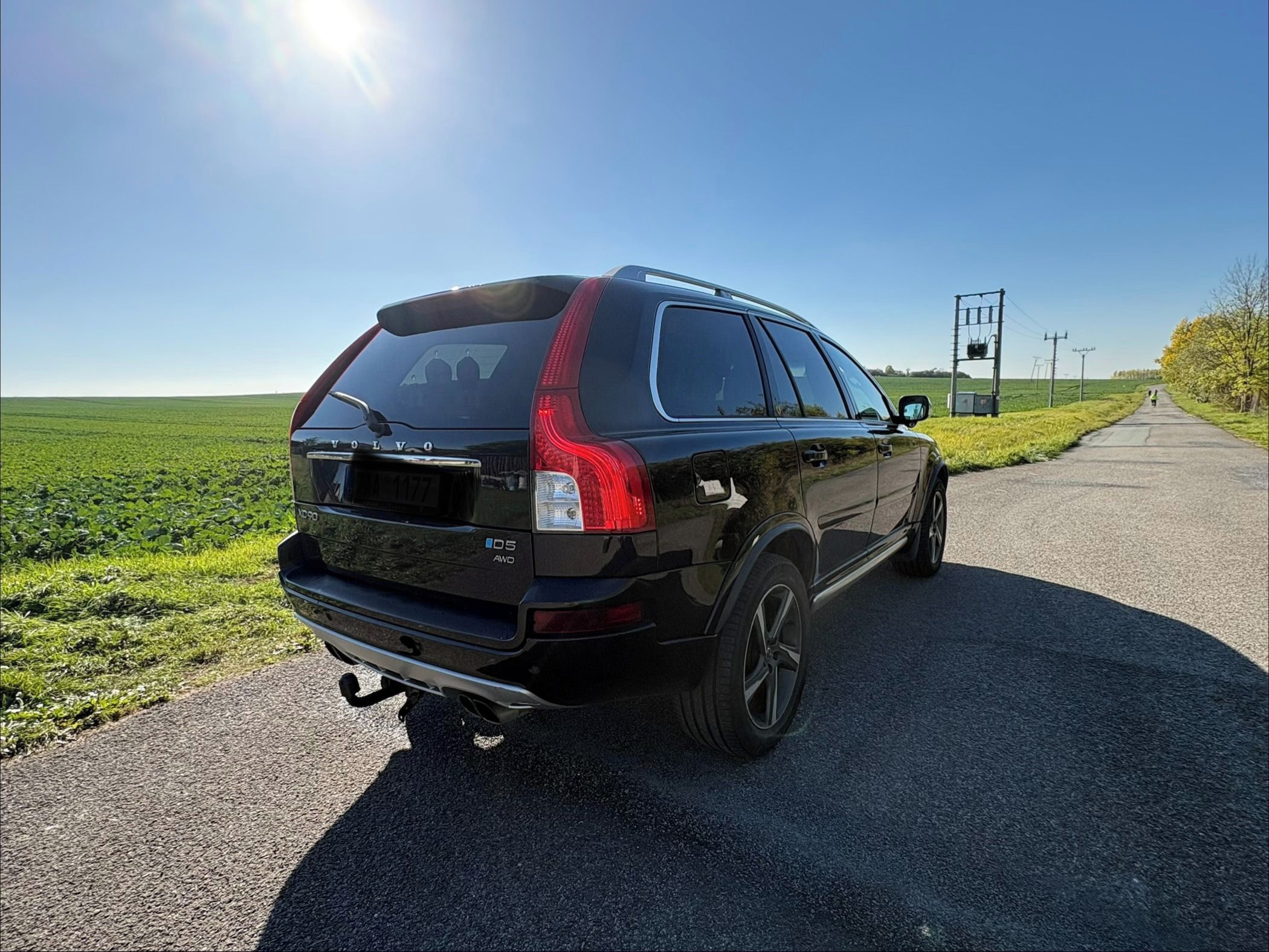 Volvo XC90, 2.4 D5 AWD R-Design - fotka 2