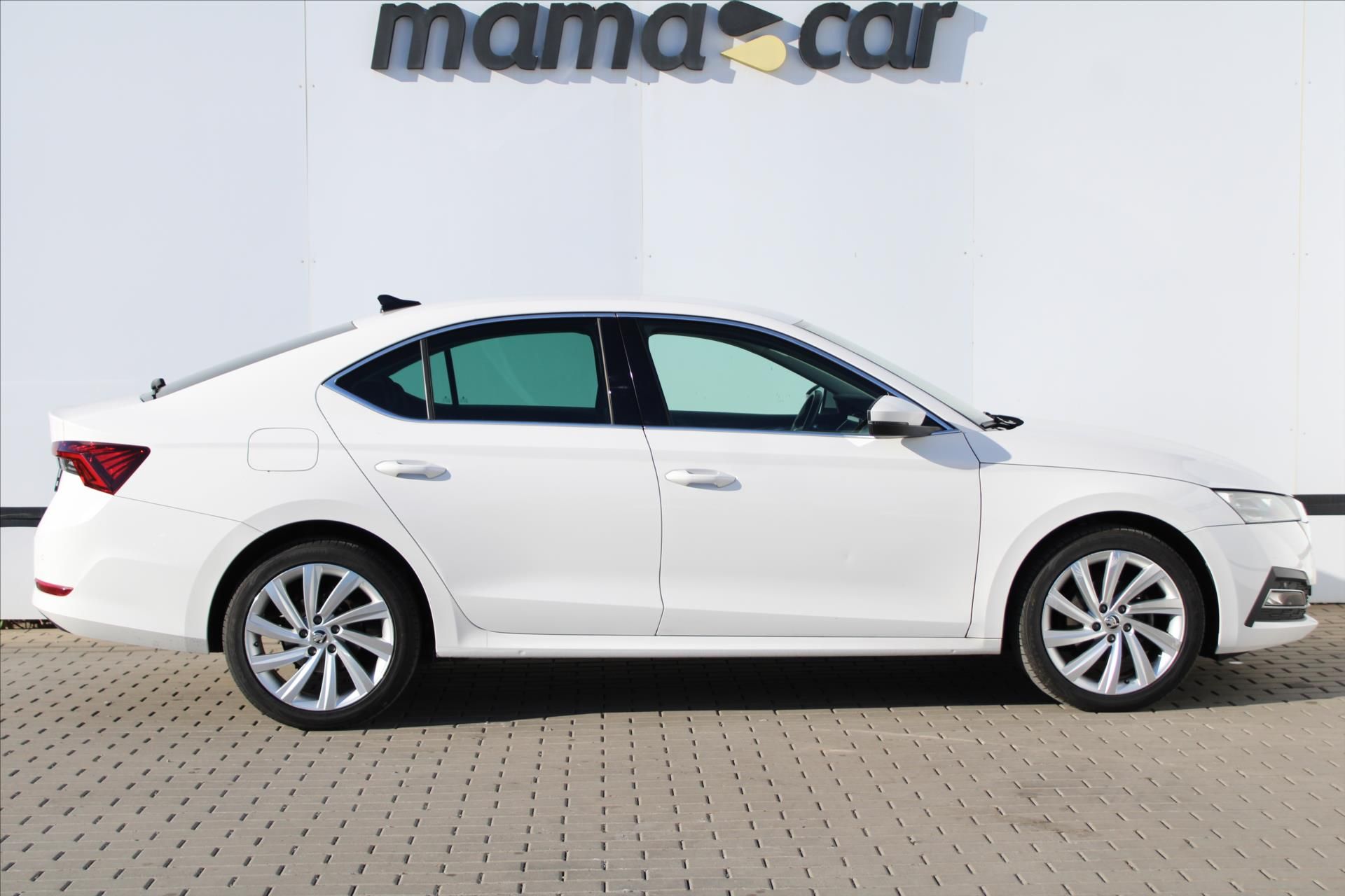 Škoda Octavia, 2.0TDI STYLE DPH 1.MAJ. ČR - fotka 2