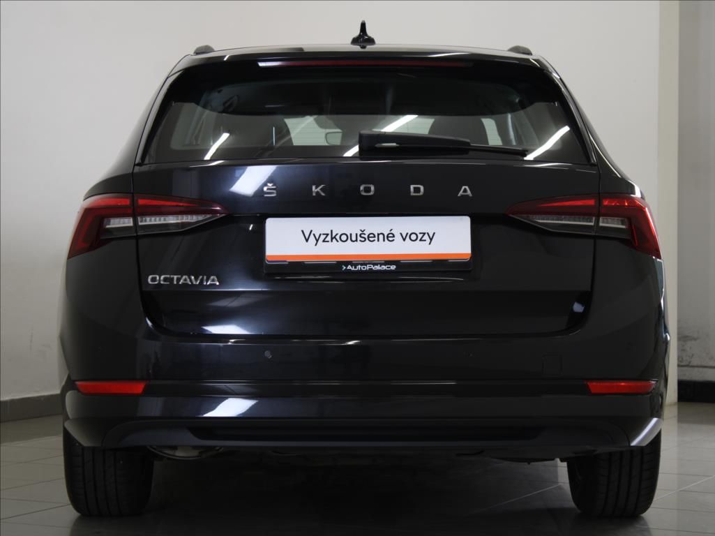 Škoda Octavia, 2,0 TDi DSG Ambi. 104tkm.ČR - fotka 4
