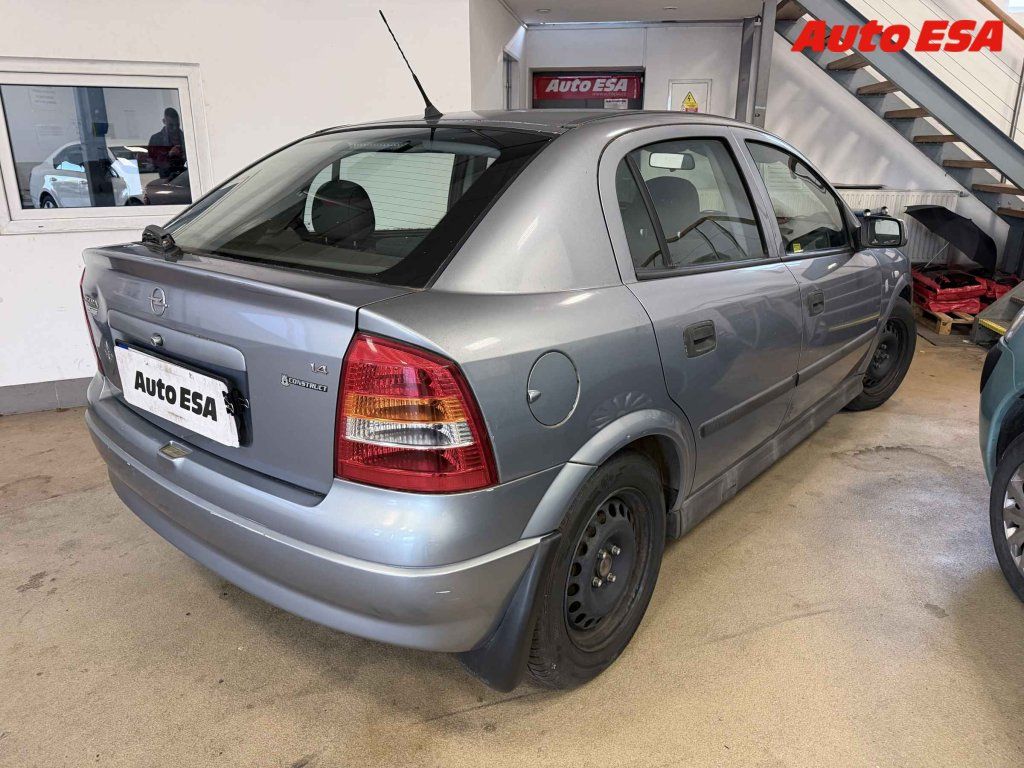 Opel Astra, 1.4i,2.maj,ČR - fotka 2