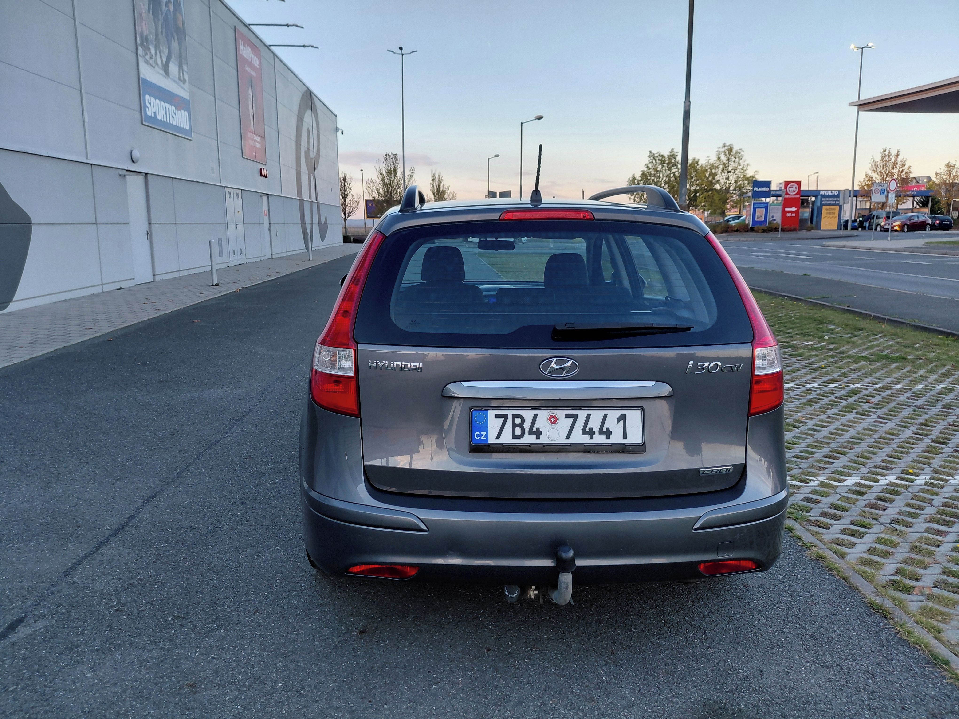 Hyundai i30, 1.6CRDI 85KW,SPOLEHLIVÉ,PĚKNÉ - fotka 6