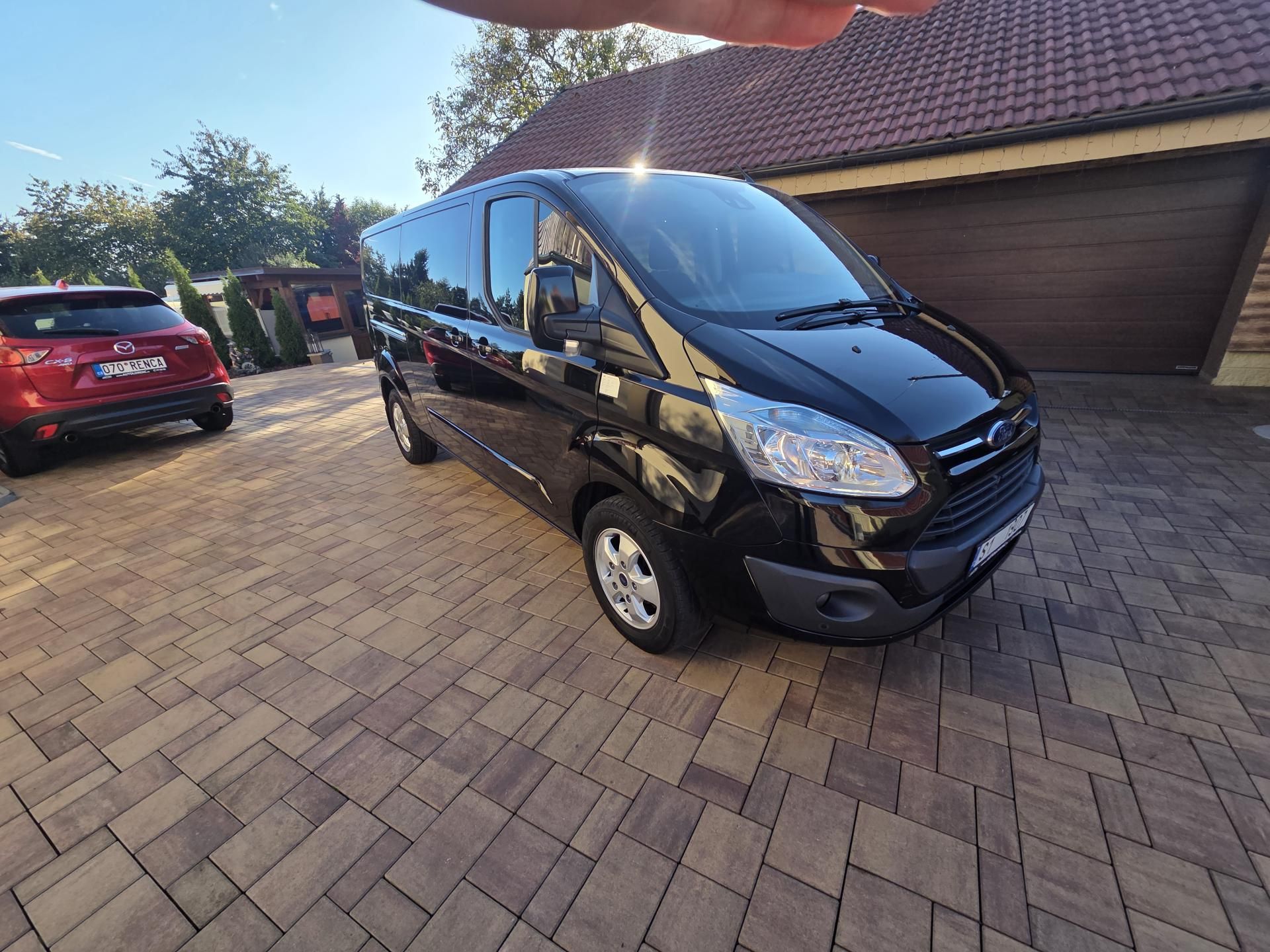 Ford Transit Custom, 2.2TDCI L2 114kw 6míst - fotka 2