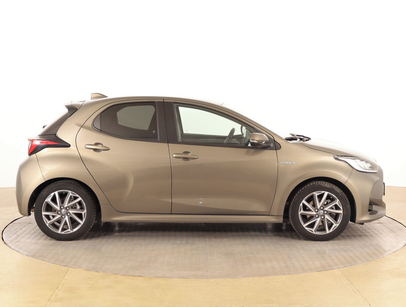 Toyota Yaris, 1.5 VVT-i Hybrid, Automat - fotka 6