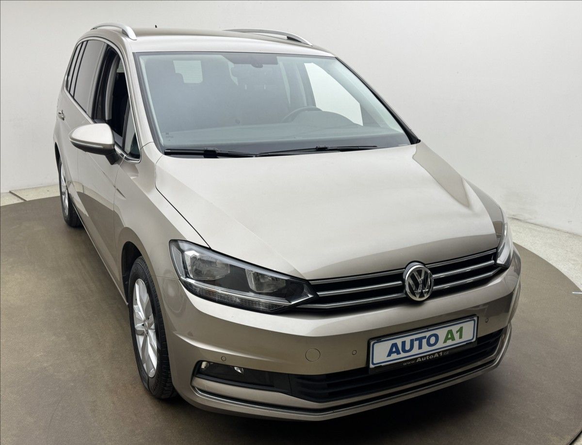 Volkswagen Touran, 1,4 DSG KAMERA TAŽNÉ 1.MAJ ČR - fotka 3
