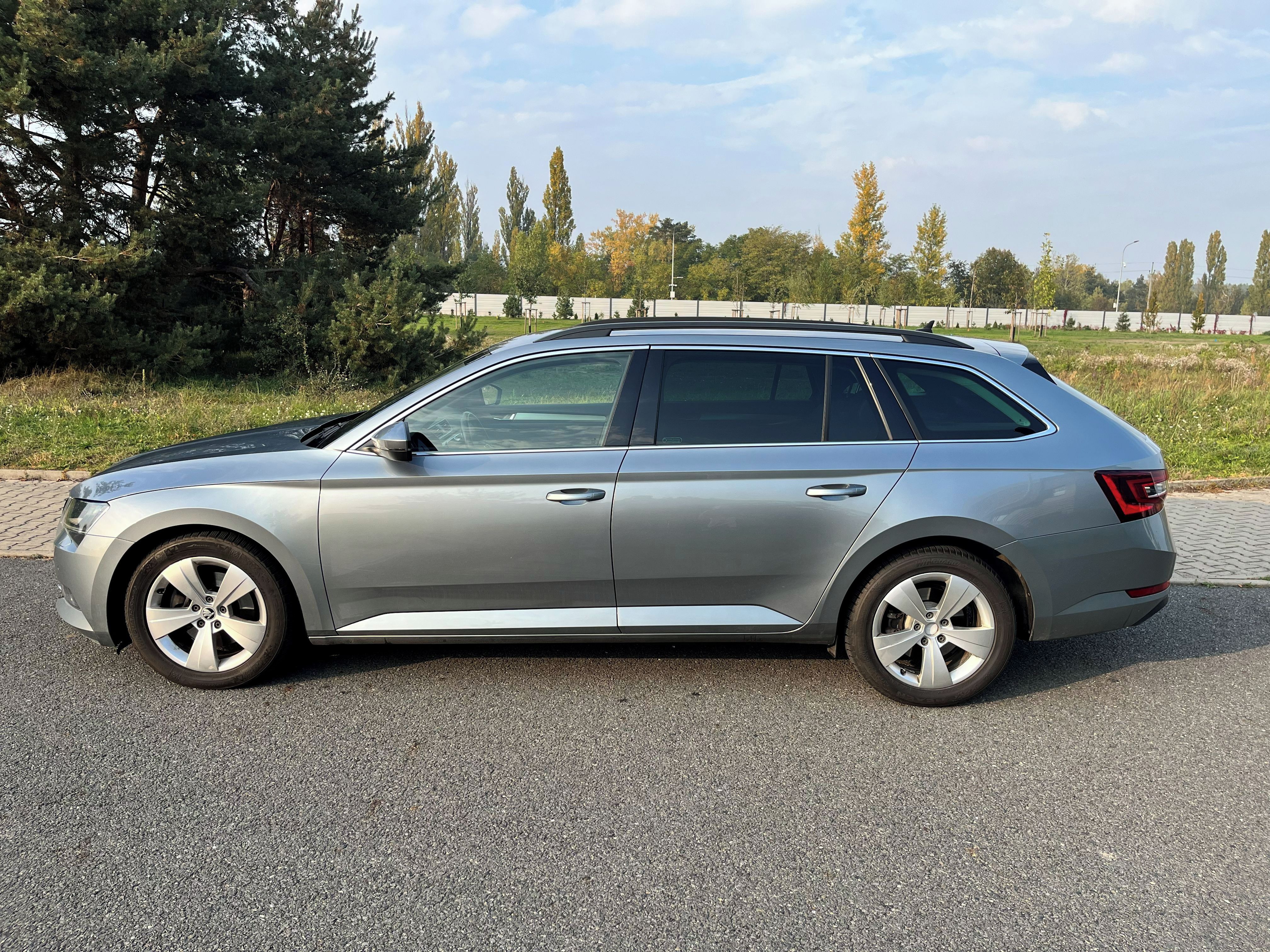 Škoda Superb, 2,0 TDI DSG, CZ - fotka 6