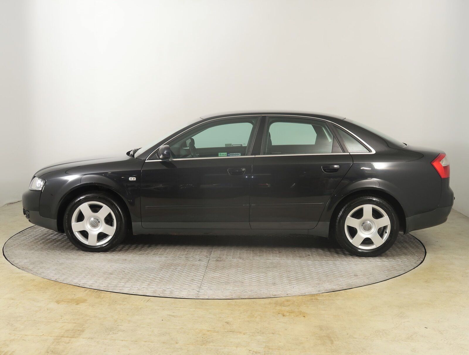 Audi A4, 1.9 TDI, po STK, Tažné - fotka 3