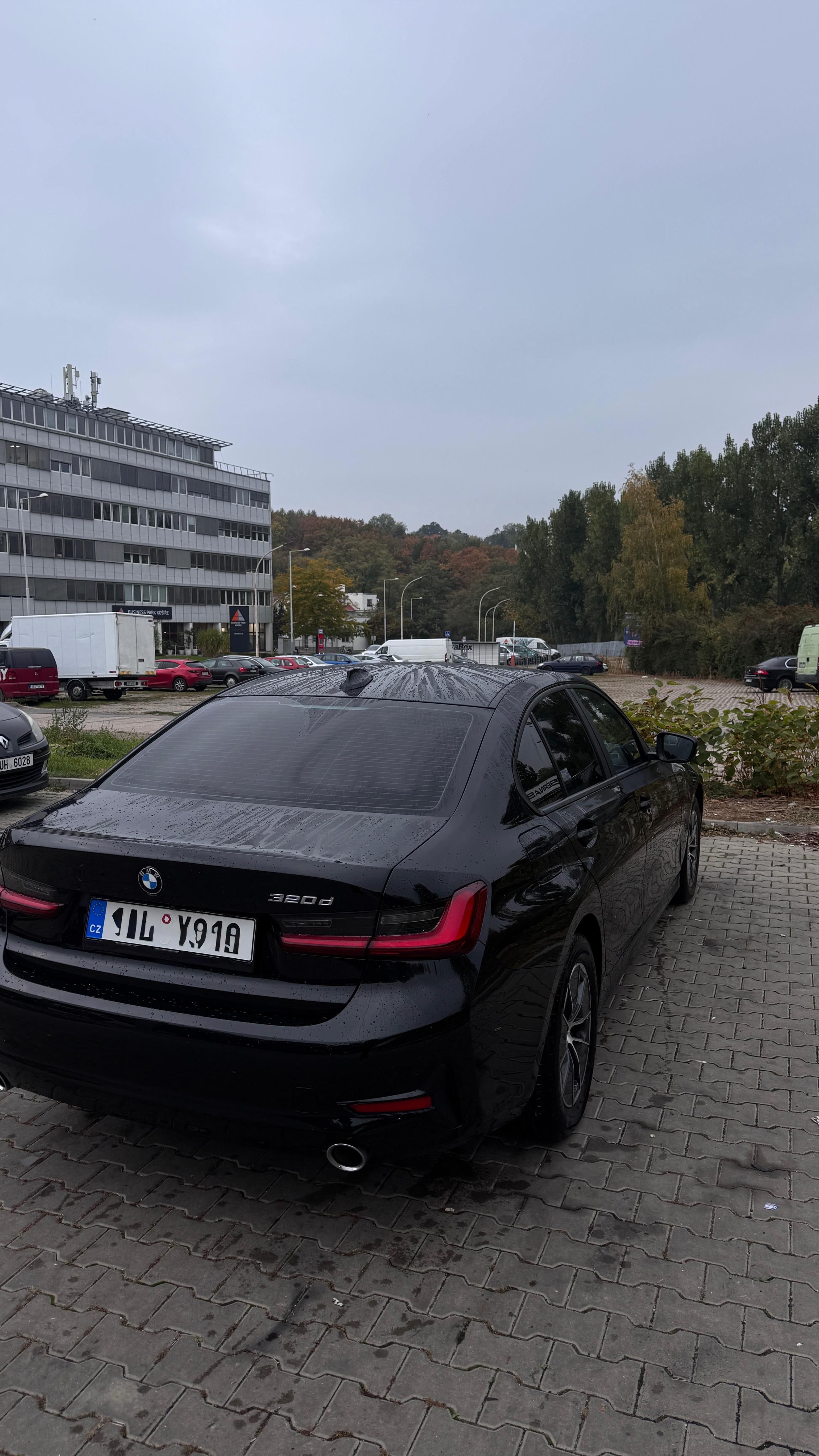 BMW Řada 3, BMW 320d Sedan - fotka 6