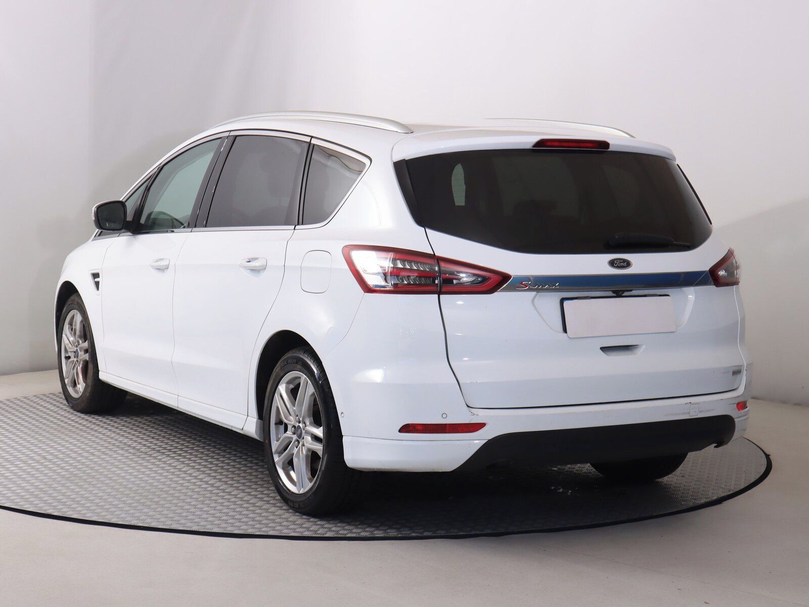 Ford S-MAX, 1.5 EcoBoost, 7 míst - fotka 4