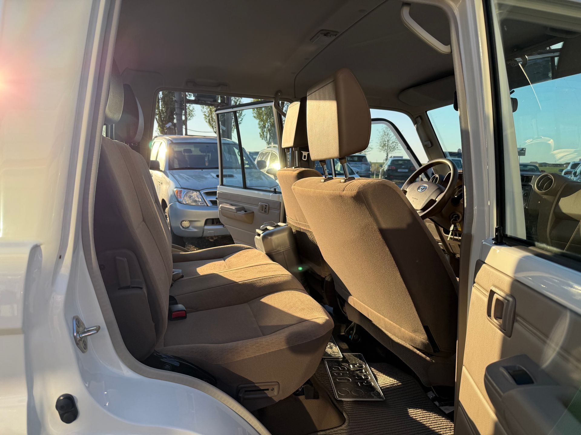Toyota Land Cruiser, 79 VDJ DOUBLE CAB 4,4 V8 D-4D - fotka 6