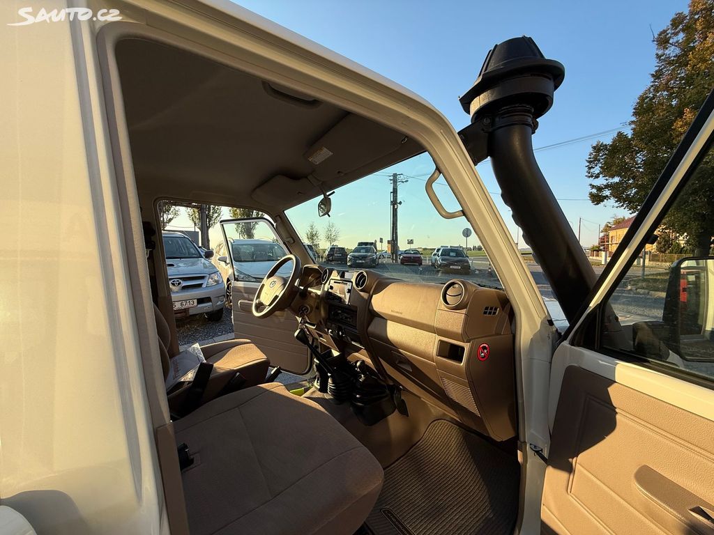 Toyota Land Cruiser, fotka 10