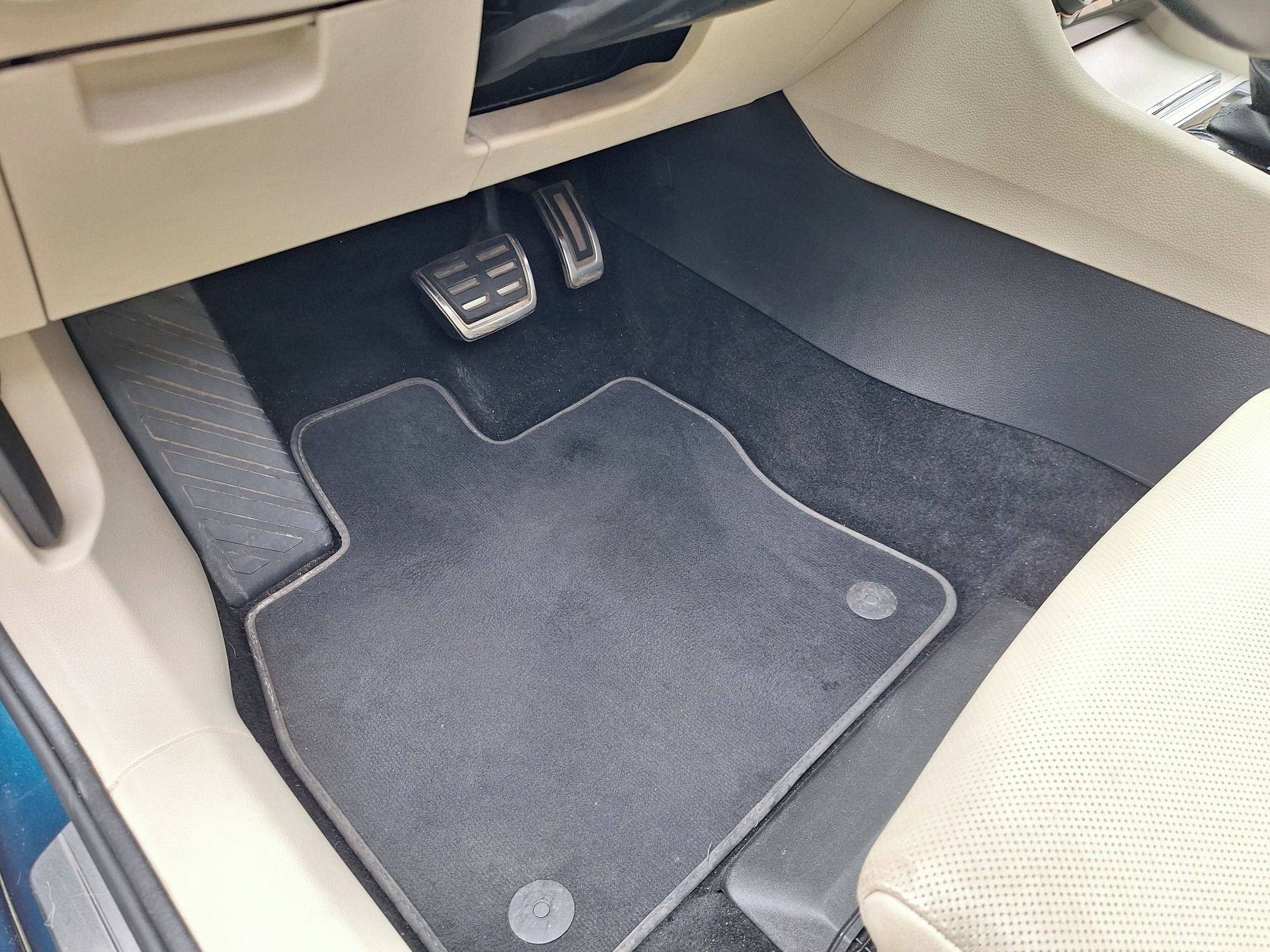 Škoda Superb, 2,0 TDi, L&K, automat, 4x4 - fotka 6