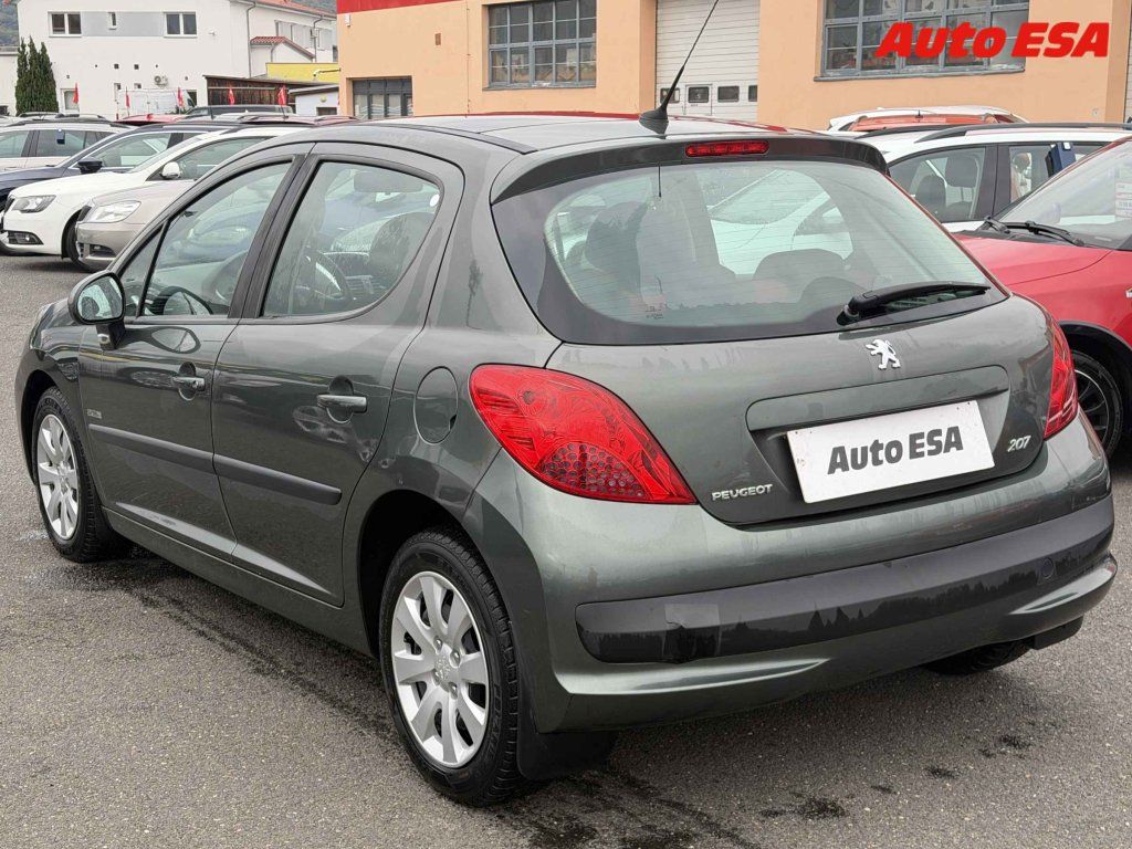 Peugeot 207, 1.4i,2.maj,ČR,AC,STK7/28 - fotka 6