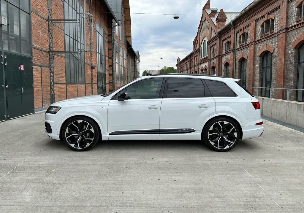 Audi Q7, 3xsline+Panorama+Tv+Head - fotka 2