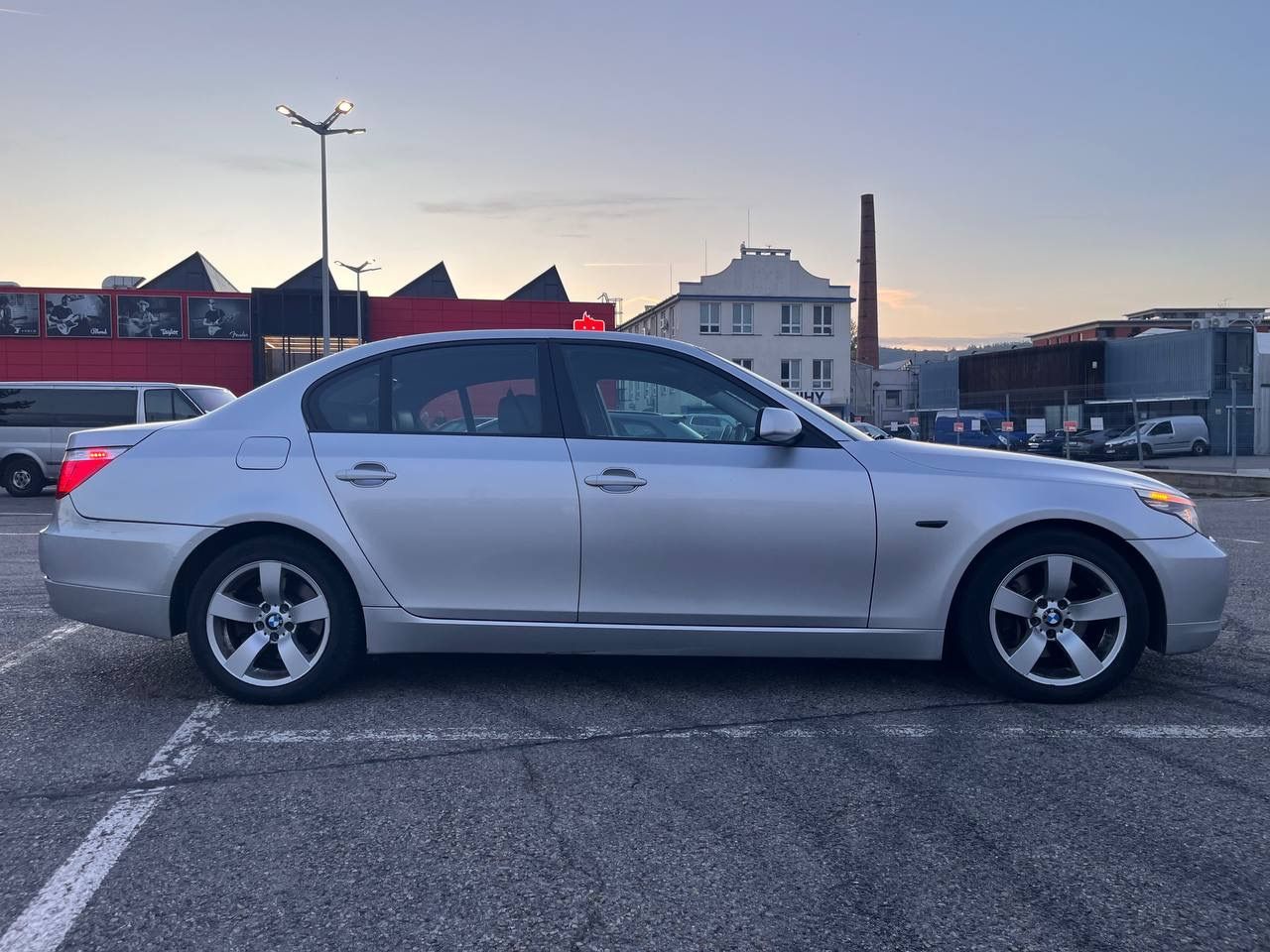 BMW Řada 5, BMW 520D E60 - fotka 4