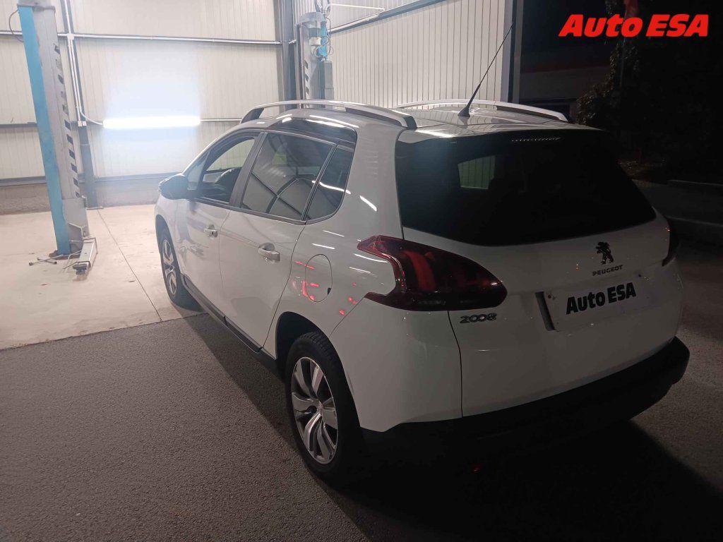 Peugeot 2008, 1.2PT - fotka 2