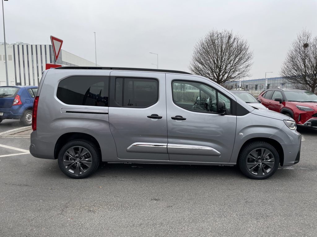 Toyota Proace City Verso, 1.5D 130k Long VIP ODBĚR 1/27 - fotka 2