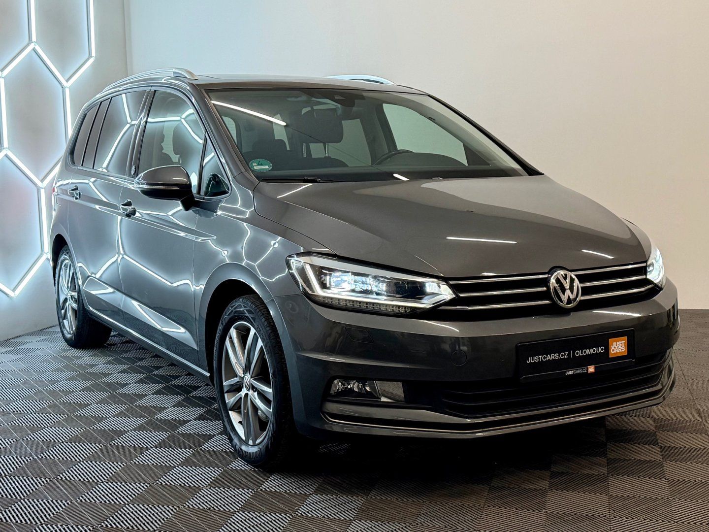 Volkswagen Touran, 1.2 TSI 81 kW Sound/7. MÍST/TZ - fotka 4