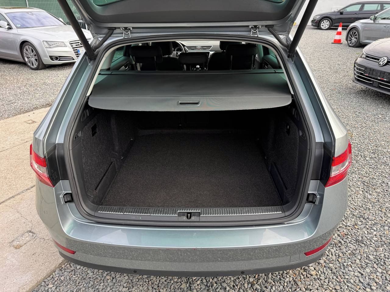 Škoda Superb, ŠKODA SUPERB 3 combi 2.0 TDi - fotka 6