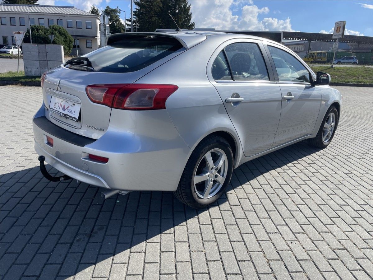 Mitsubishi Lancer, 1,6 i 86kw Invite Klima Tažné - fotka 4