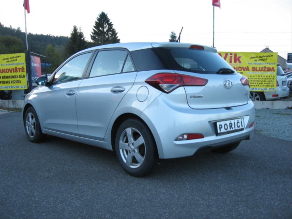 Hyundai i20, 1,3 Family + Club - fotka 4