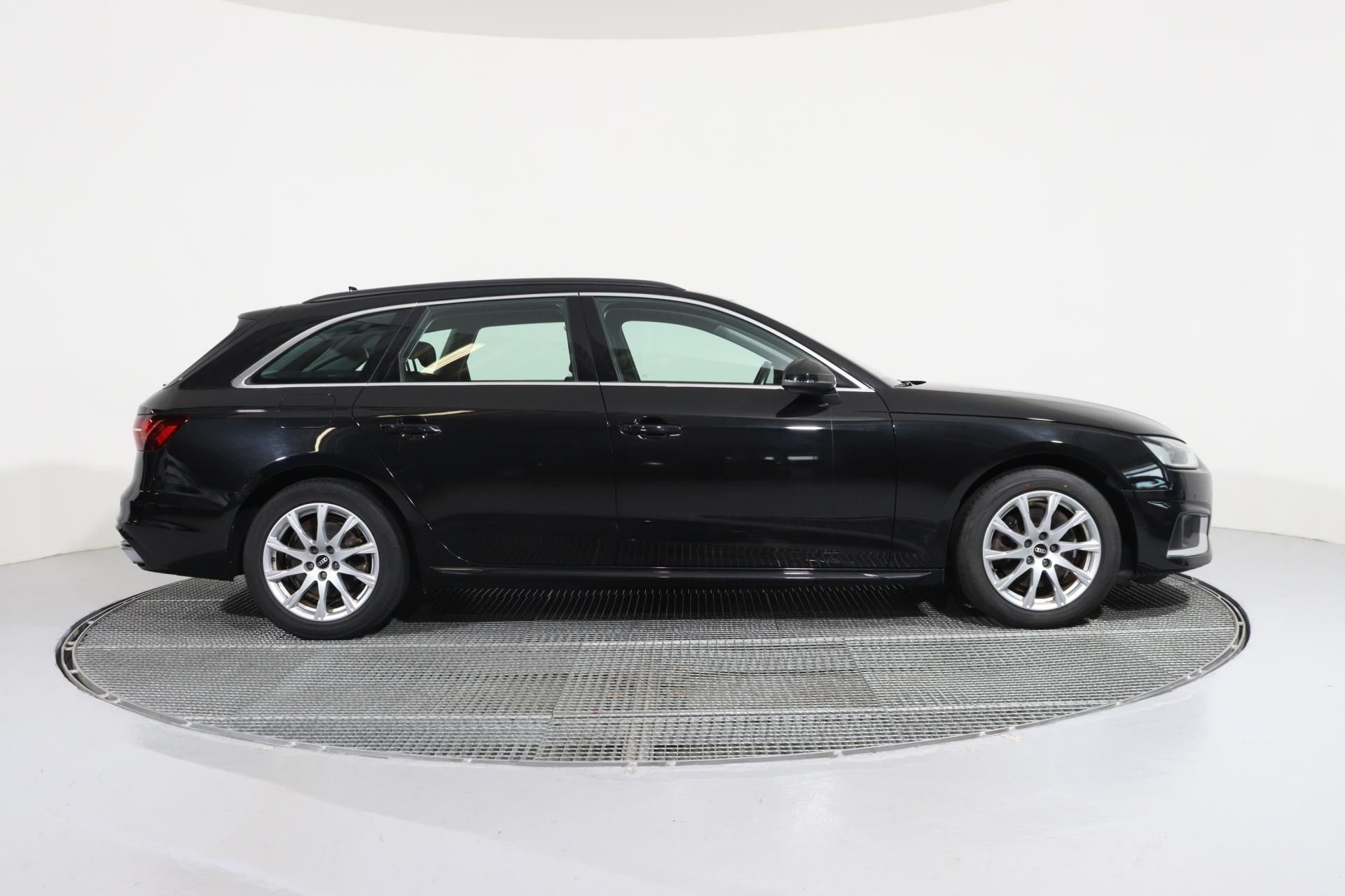 Audi A4, AVANT ADVANCED 30 TDI 100 KW - fotka 3
