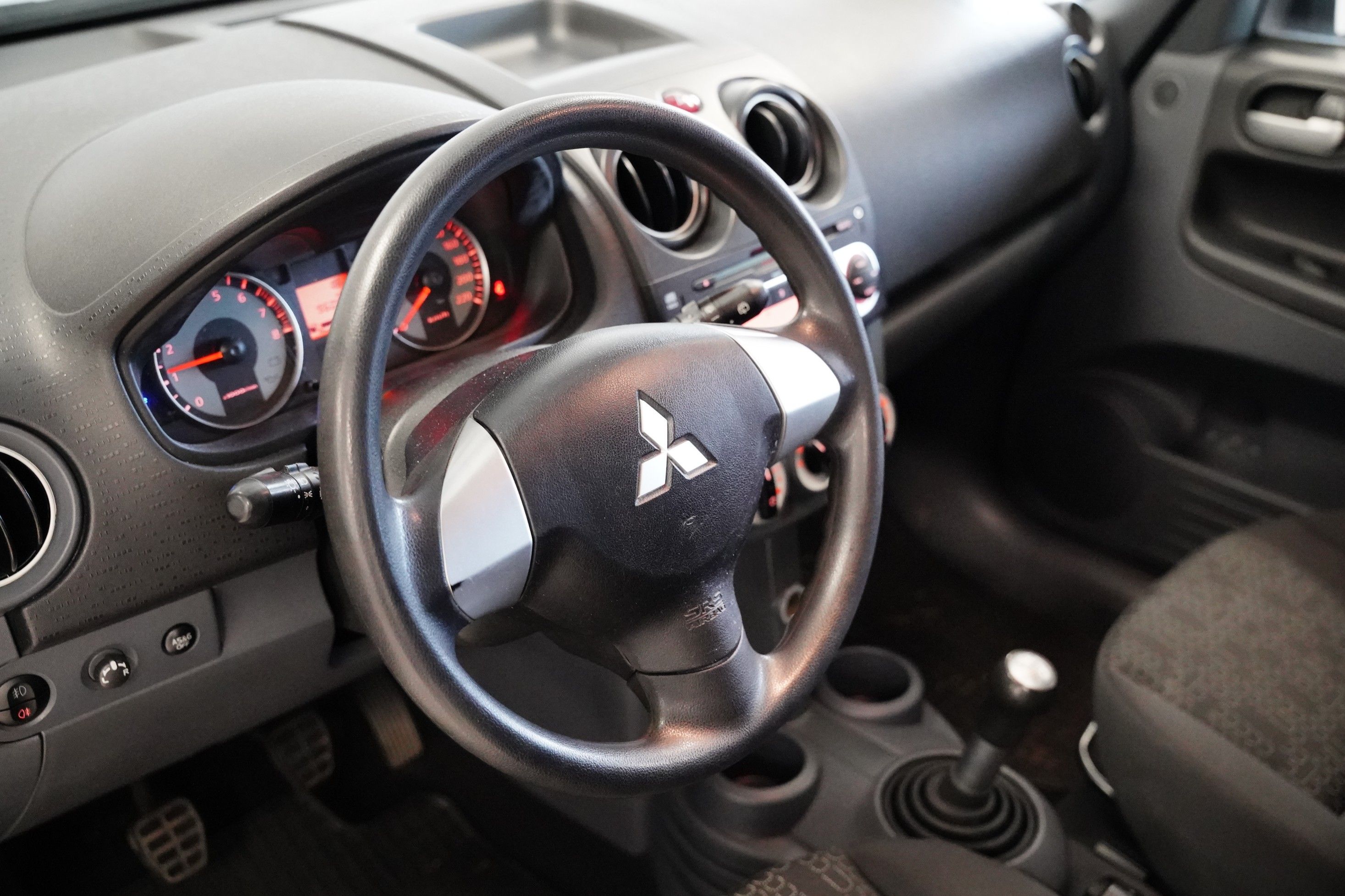 Mitsubishi Colt, 1.3i 70 kW - fotka 6
