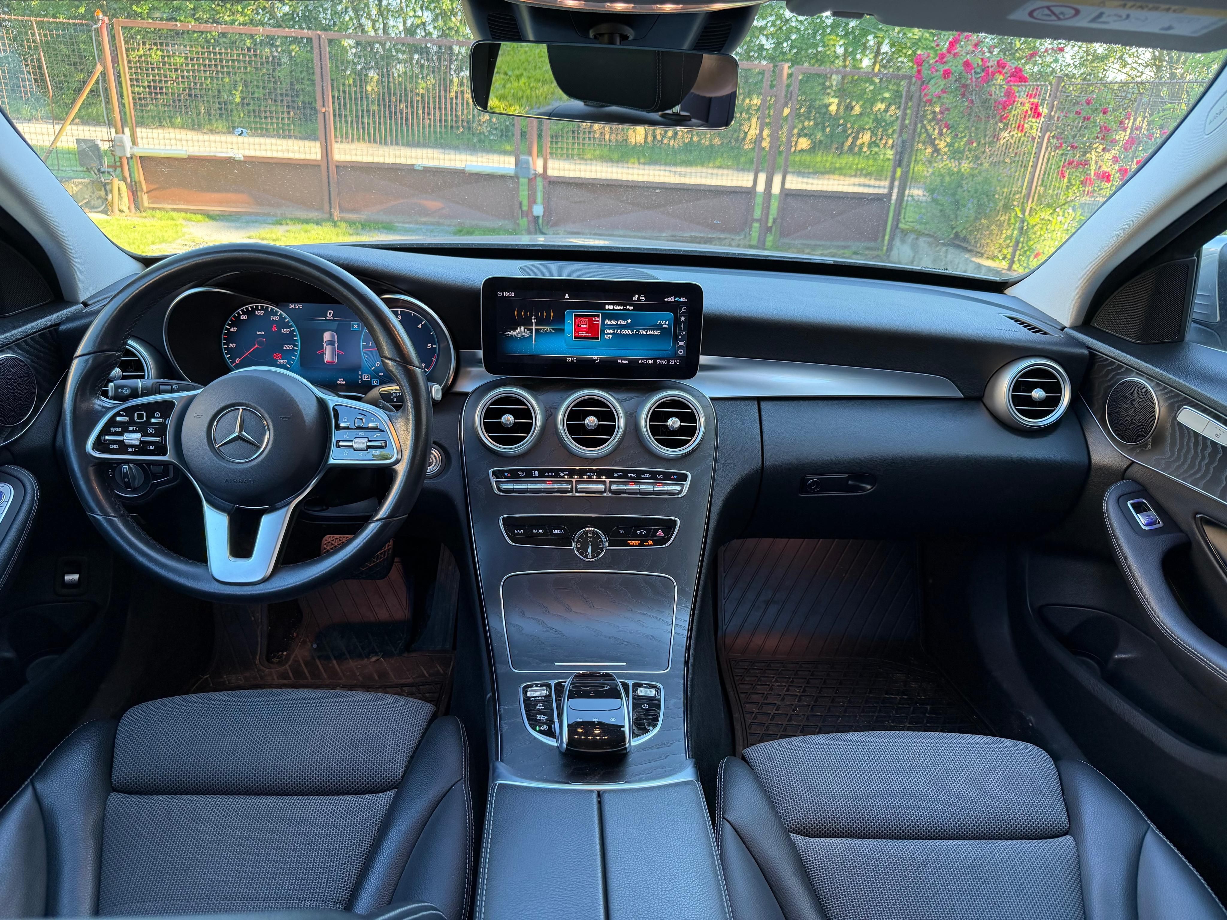 Mercedes-Benz Třídy C, Mercedes Benz C220d 4matic - fotka 5