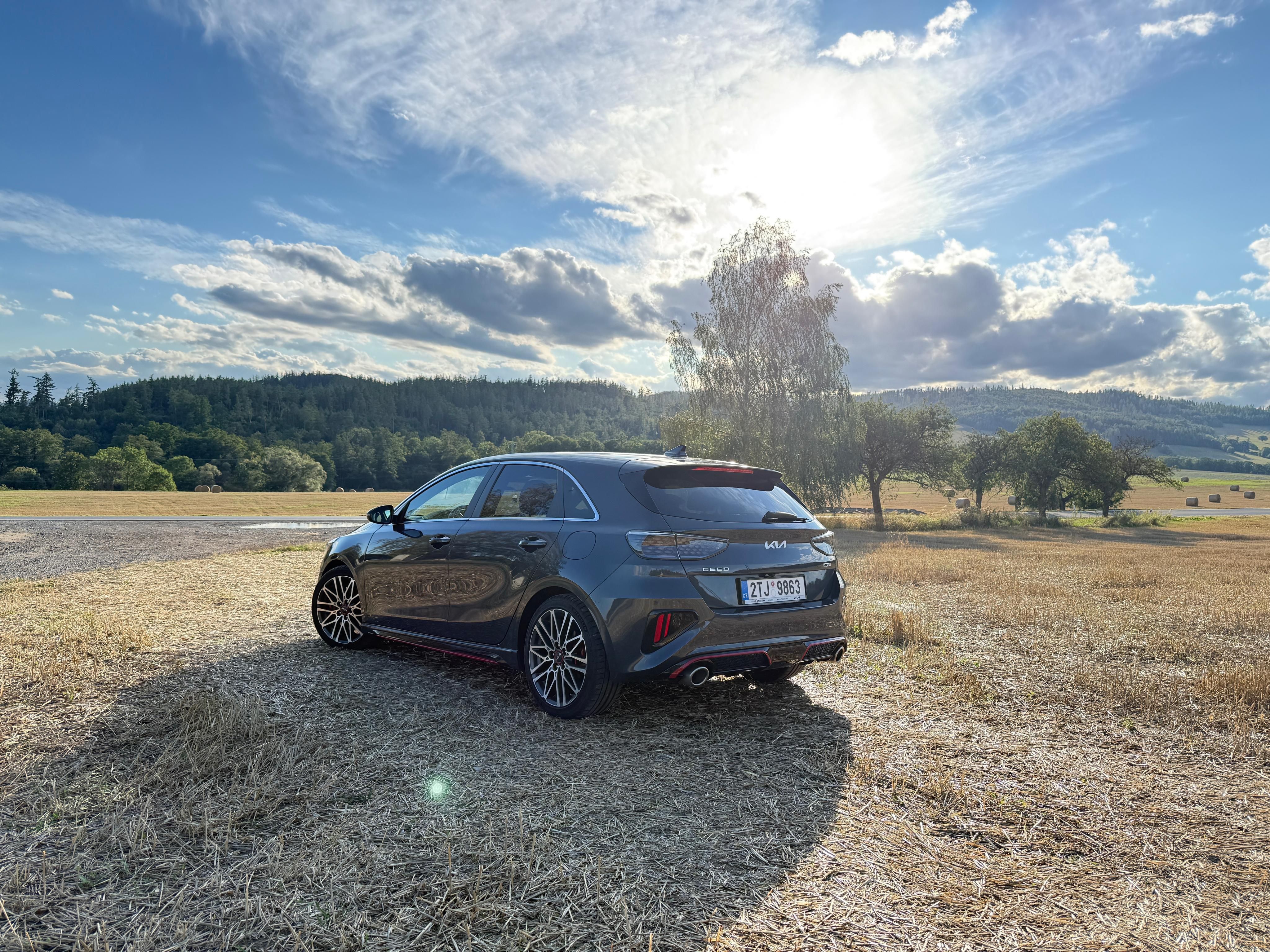Kia Cee´d, Kia CEED GT 1.6 T-GDI - fotka 3