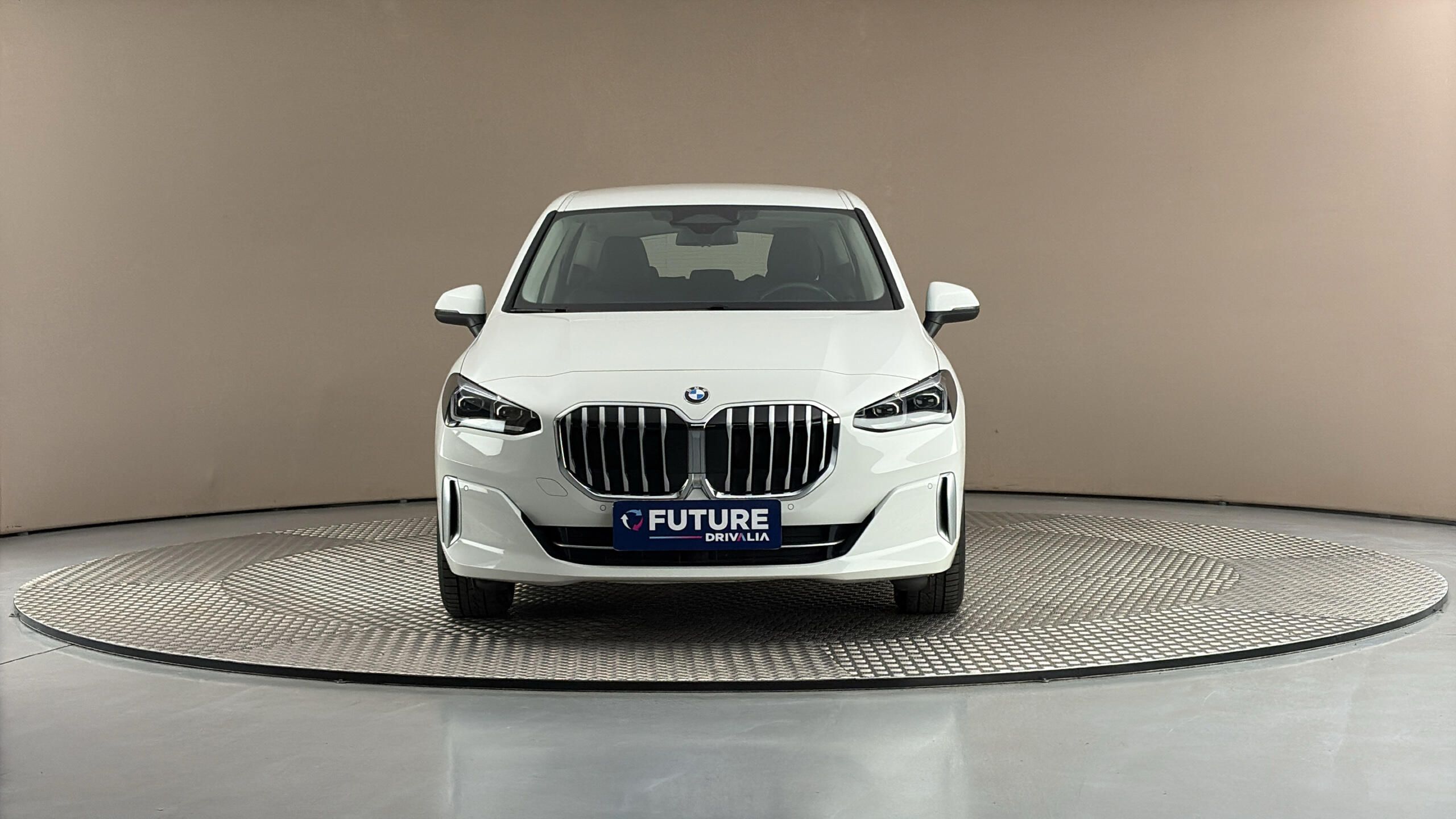 BMW Řada 2, 1.5 218i - fotka 3