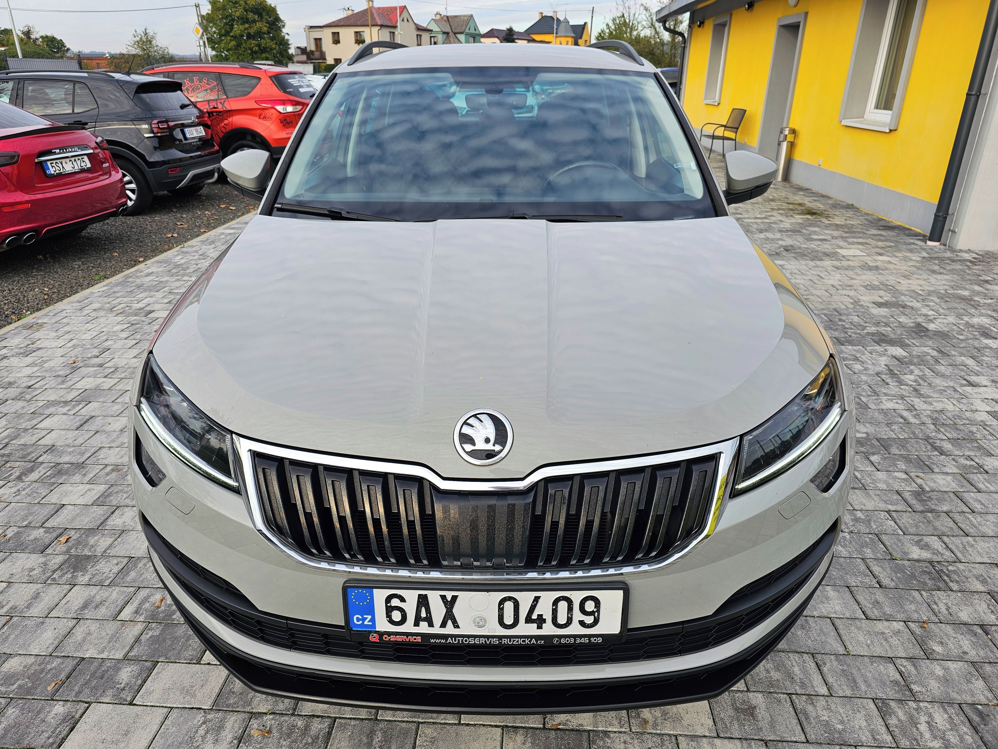 Škoda Karoq, 1.0 TSI, kamera, led světla - fotka 2