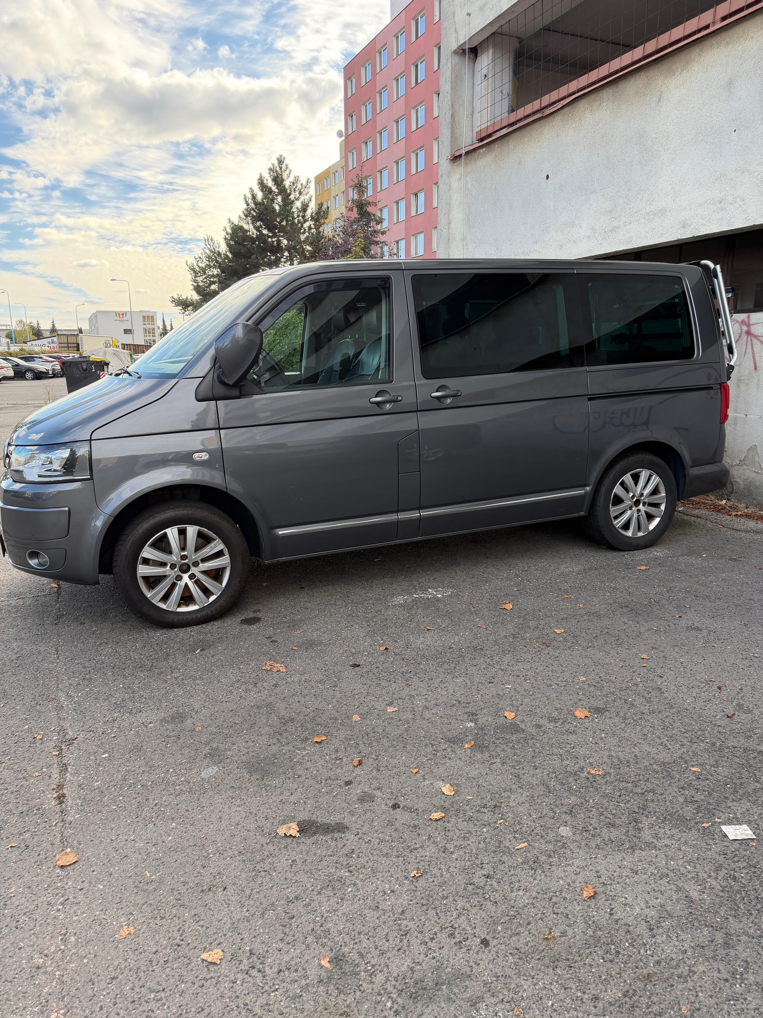 Volkswagen Multivan, 2.0 BiTDI - fotka 2