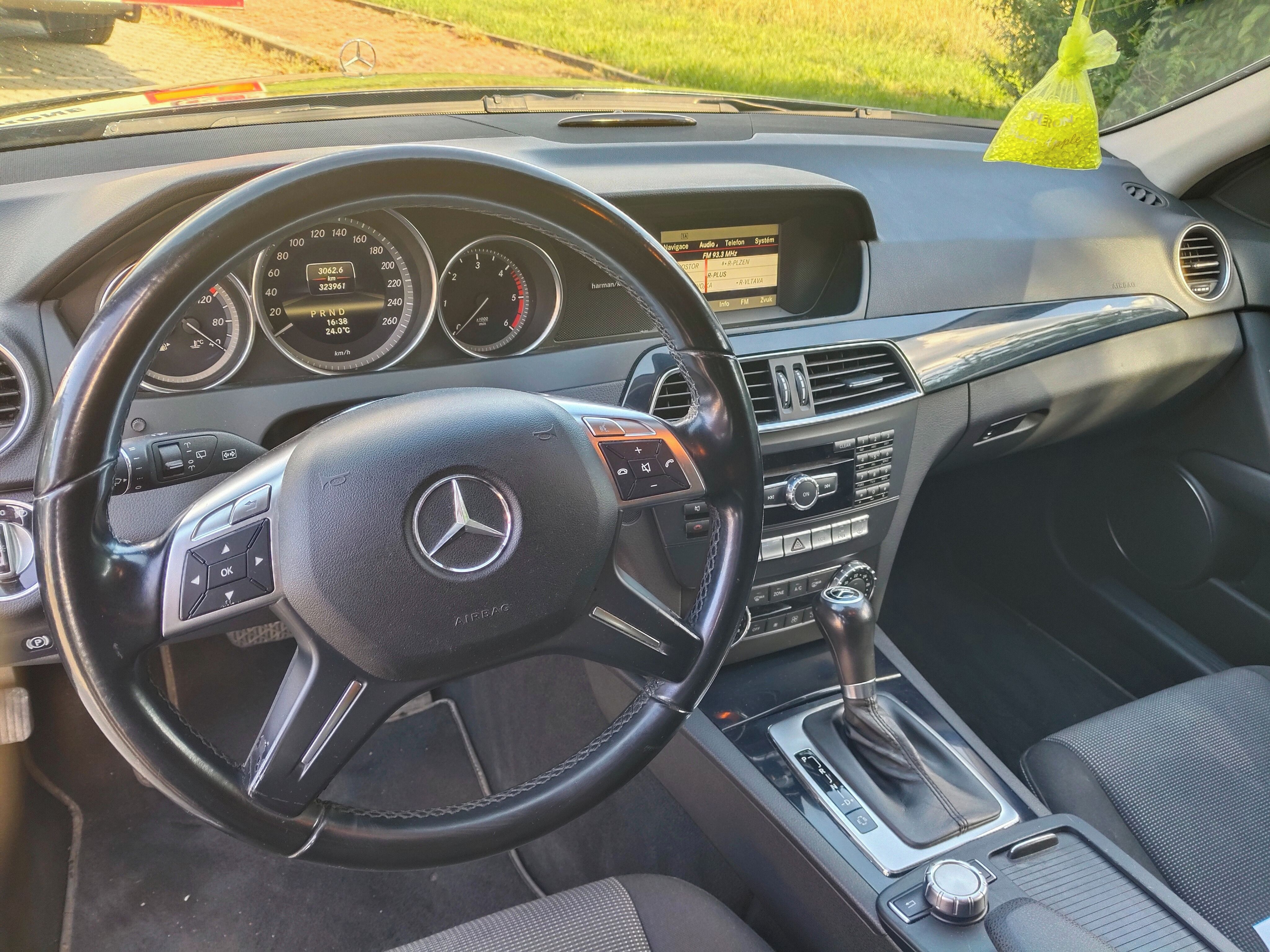 Mercedes-Benz Třídy C - fotka 6
