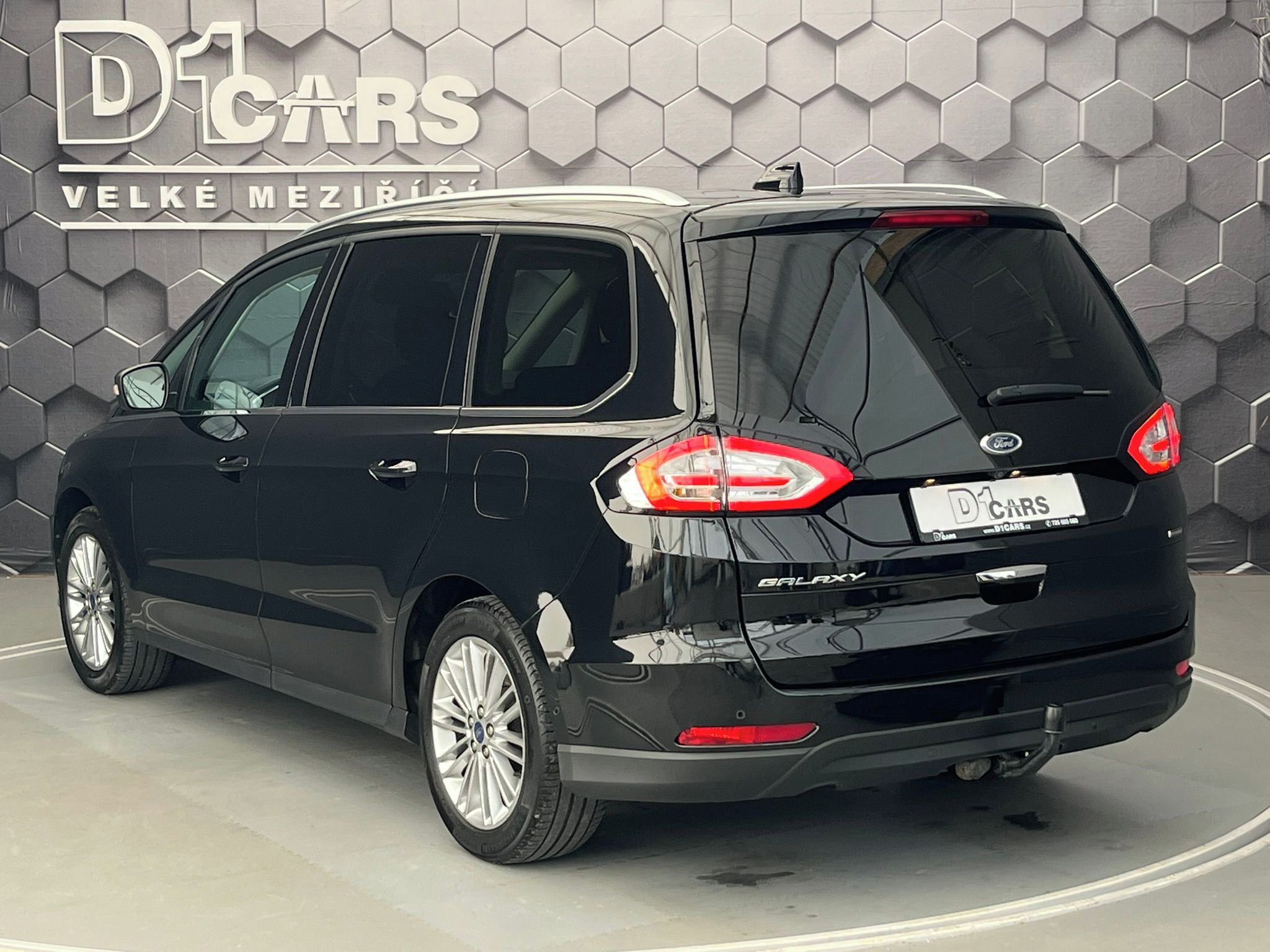 Ford Galaxy, 2.5 HEV VIGNALE LED 7míst - fotka 2